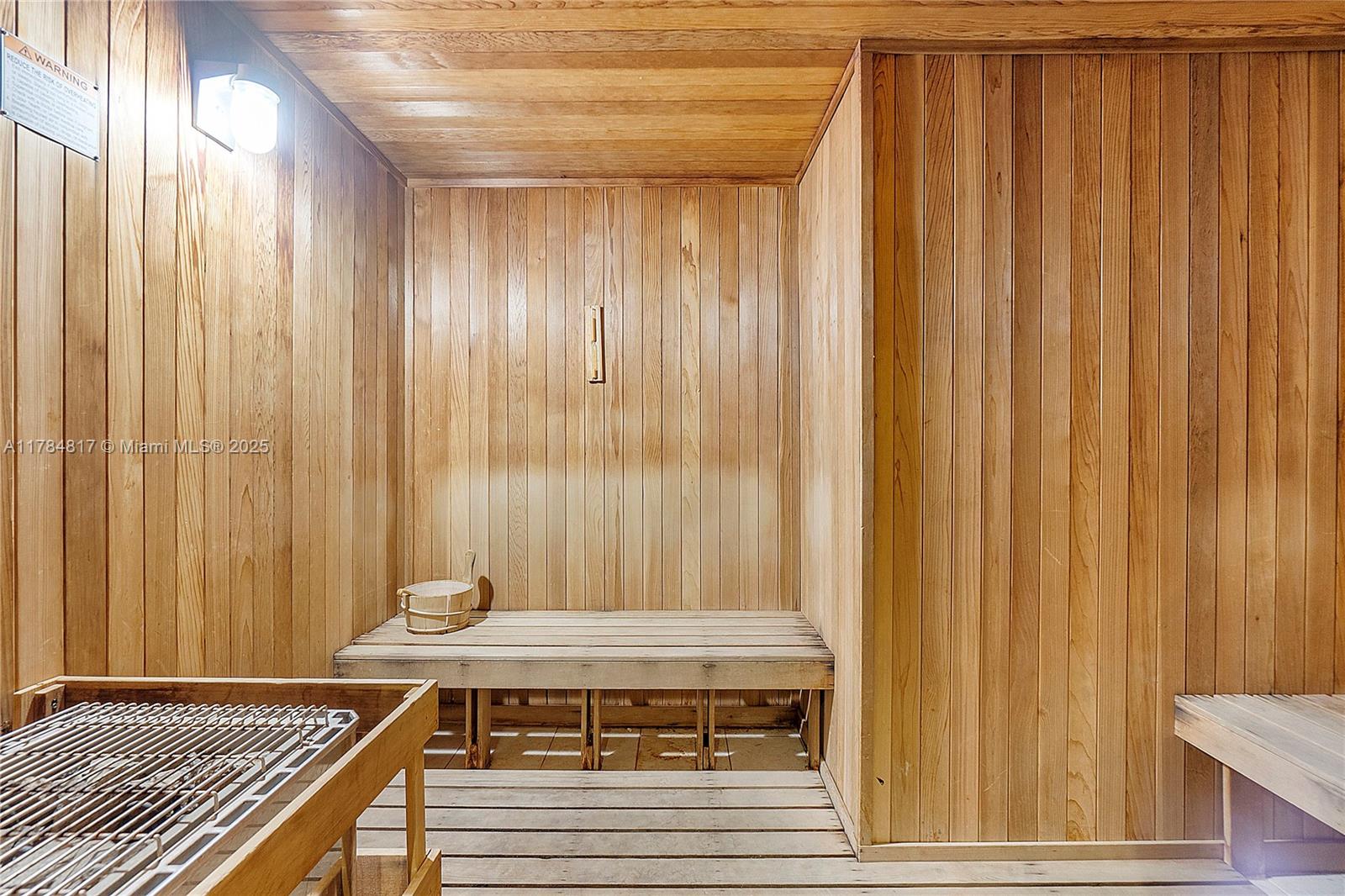 15811 Collins Ave # 1707