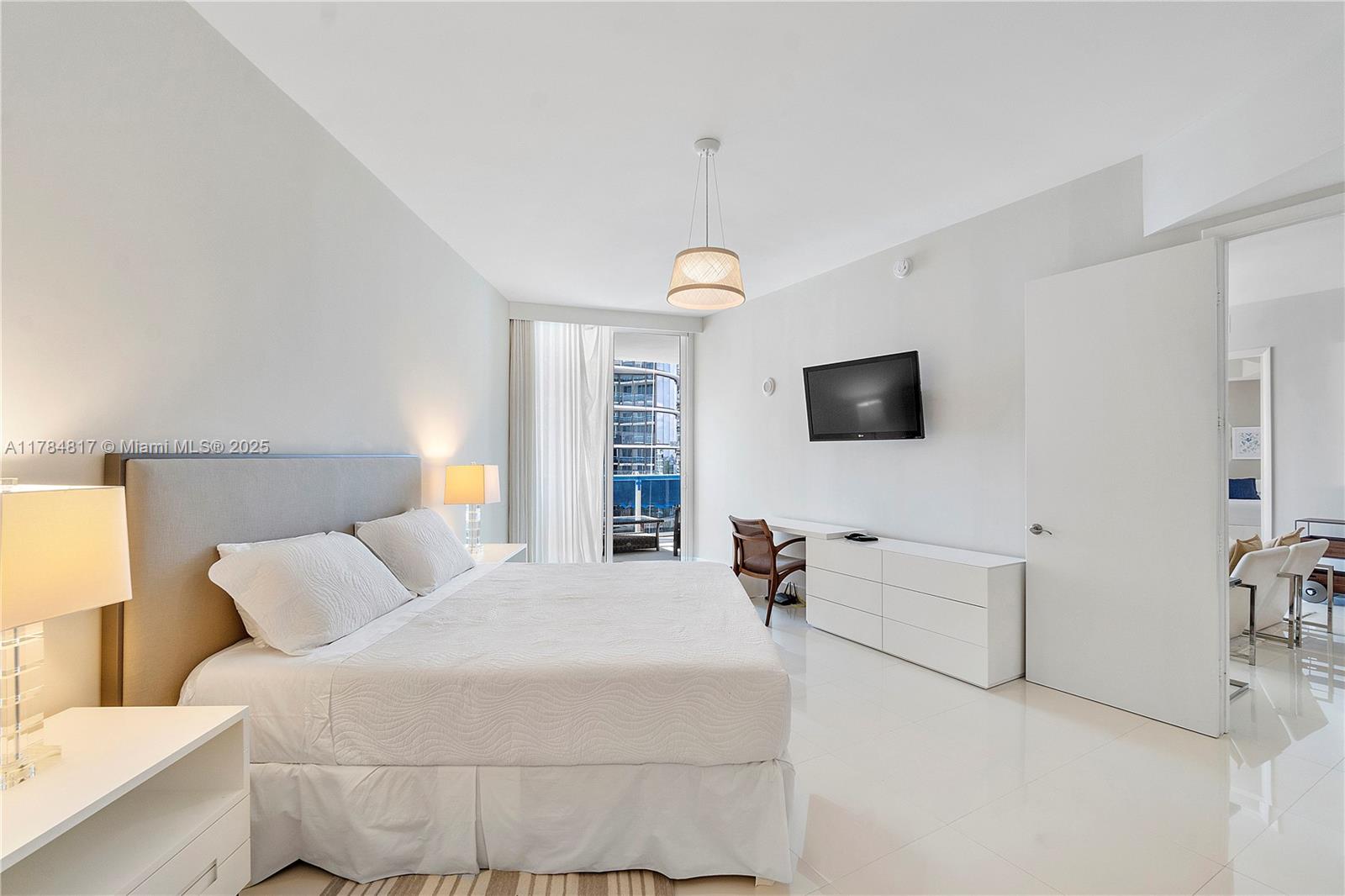 15811 Collins Ave # 1707