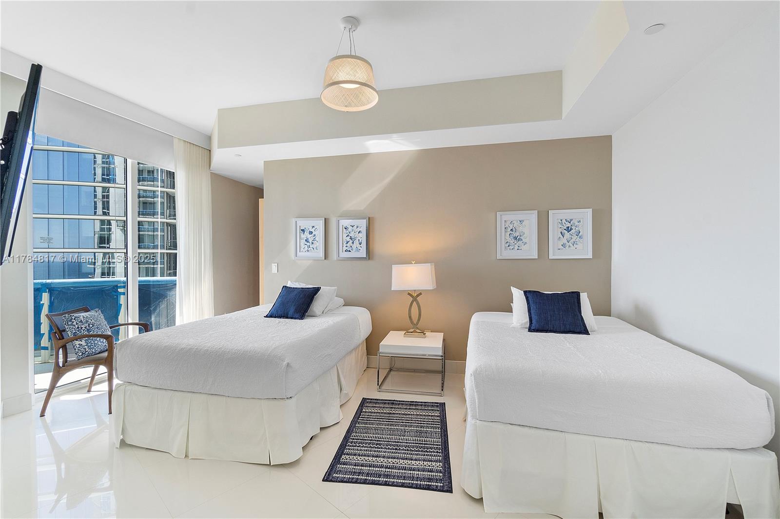 15811 Collins Ave # 1707