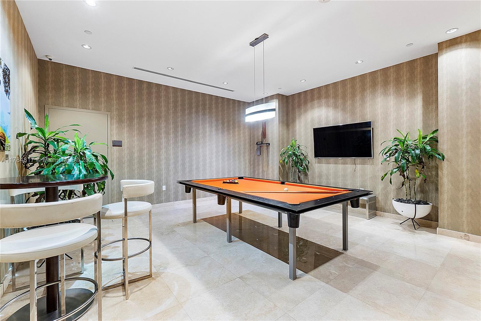 15811 Collins Ave # 1707