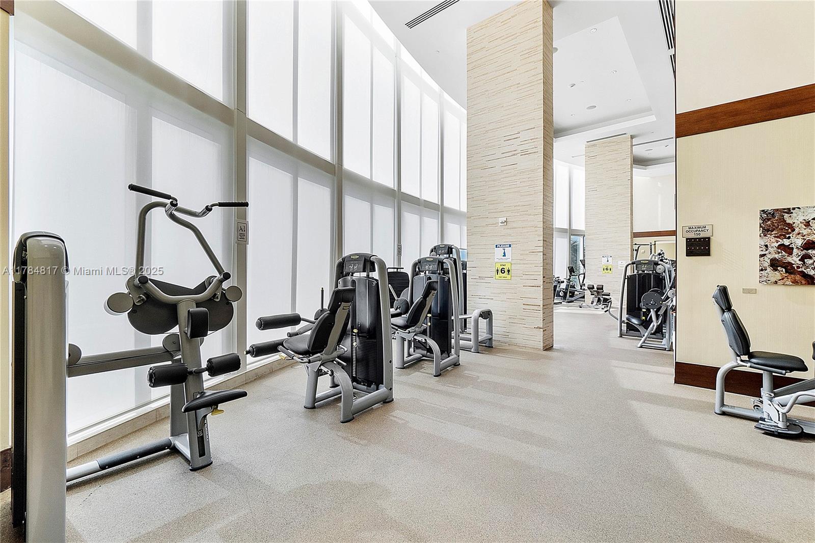 15811 Collins Ave # 1707