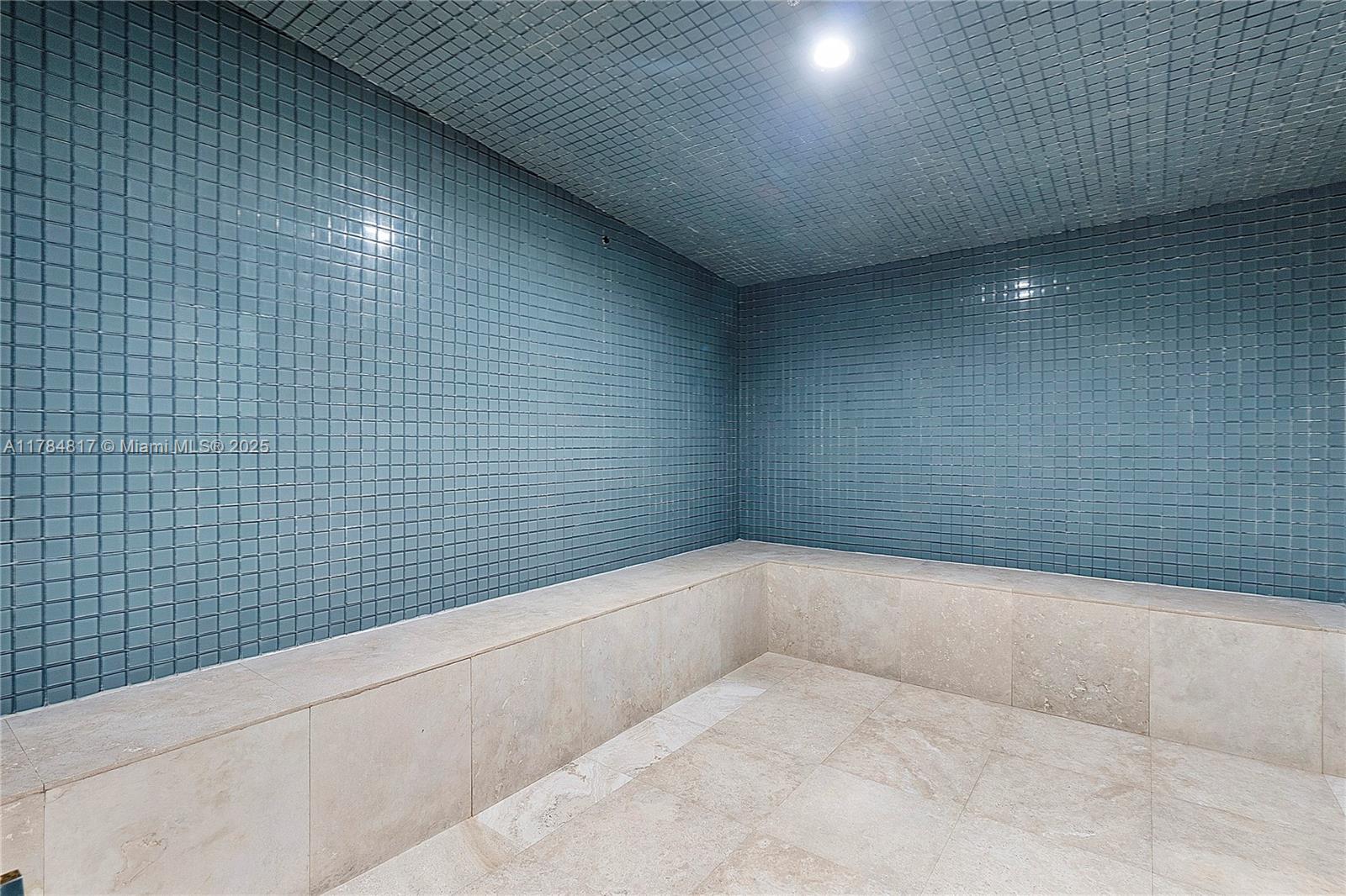 15811 Collins Ave # 1707