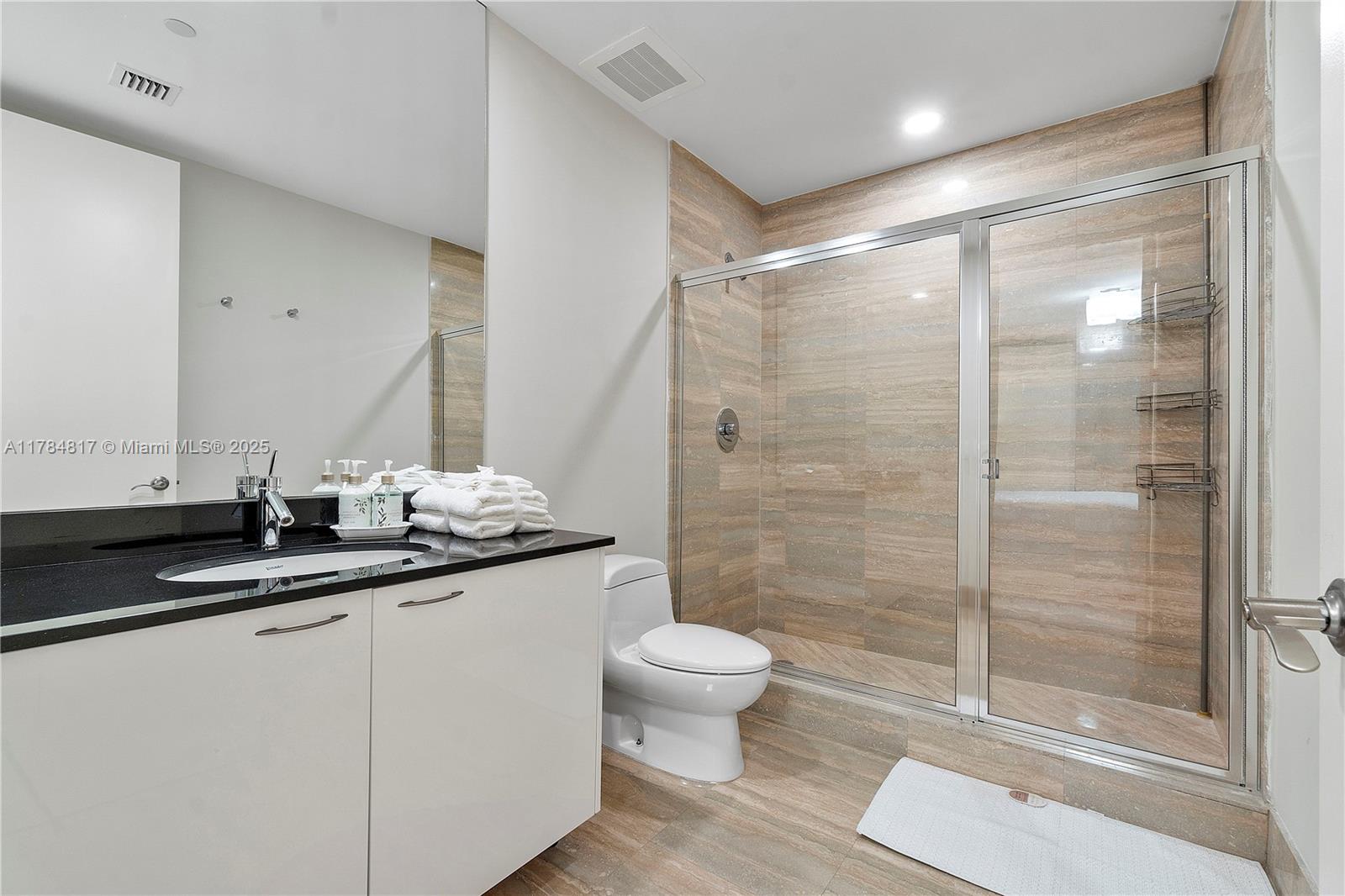 15811 Collins Ave # 1707