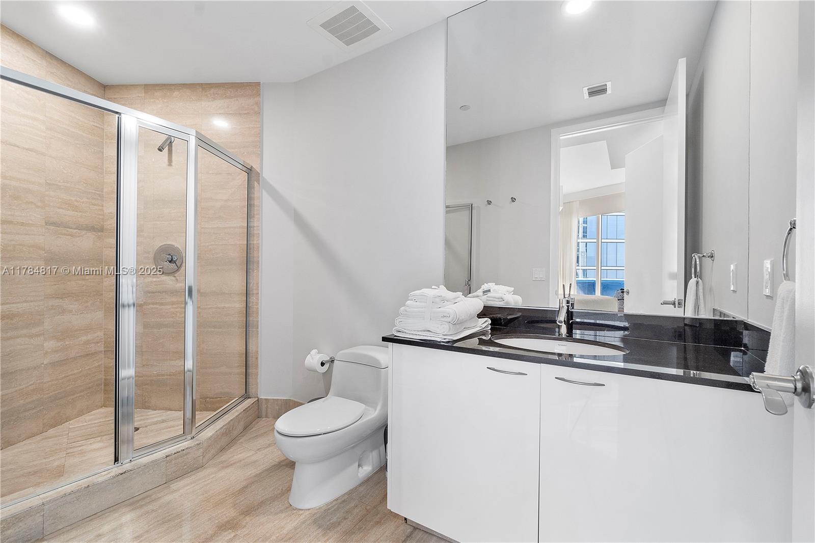 15811 Collins Ave # 1707