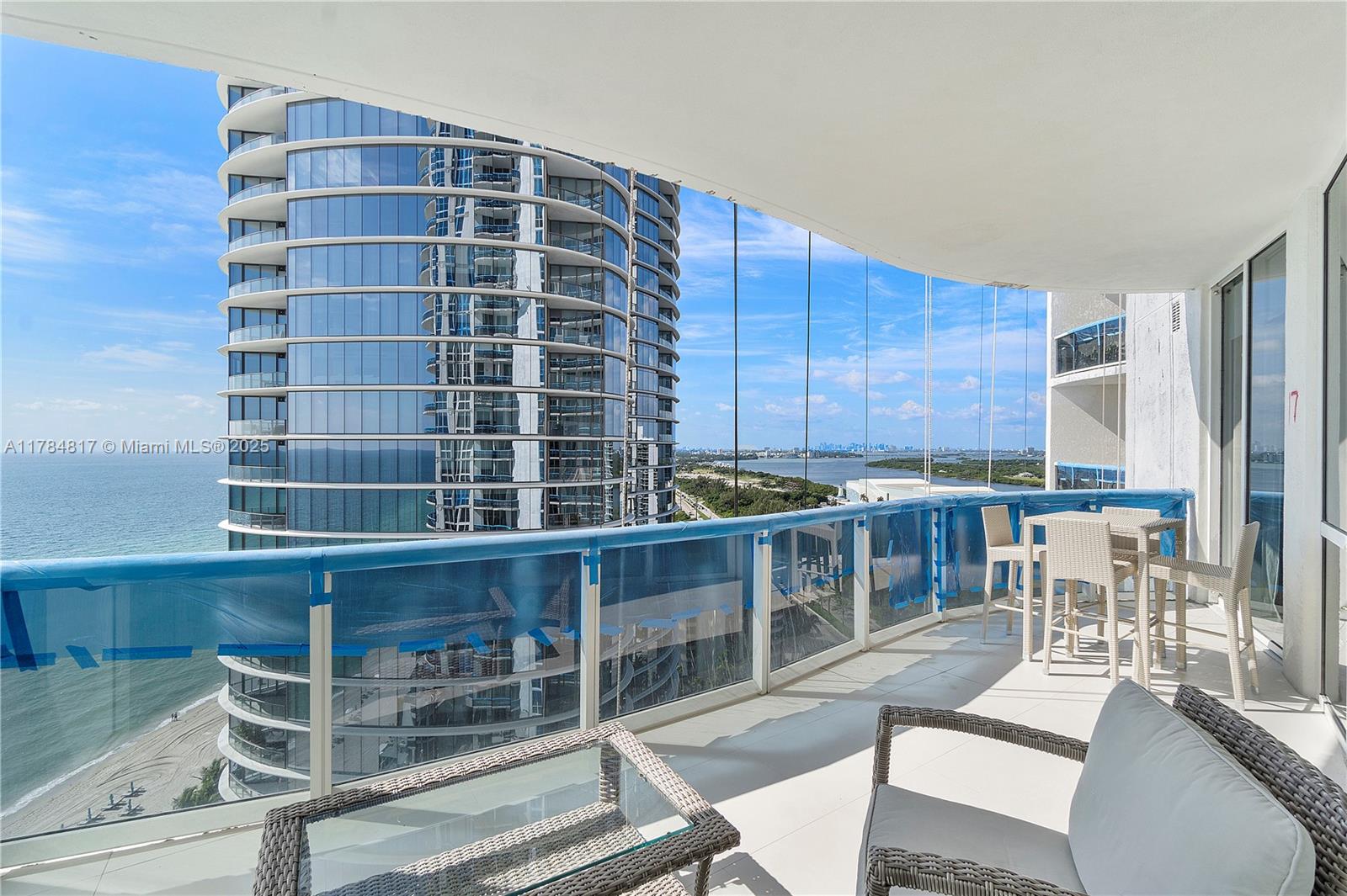 15811 Collins Ave # 1707