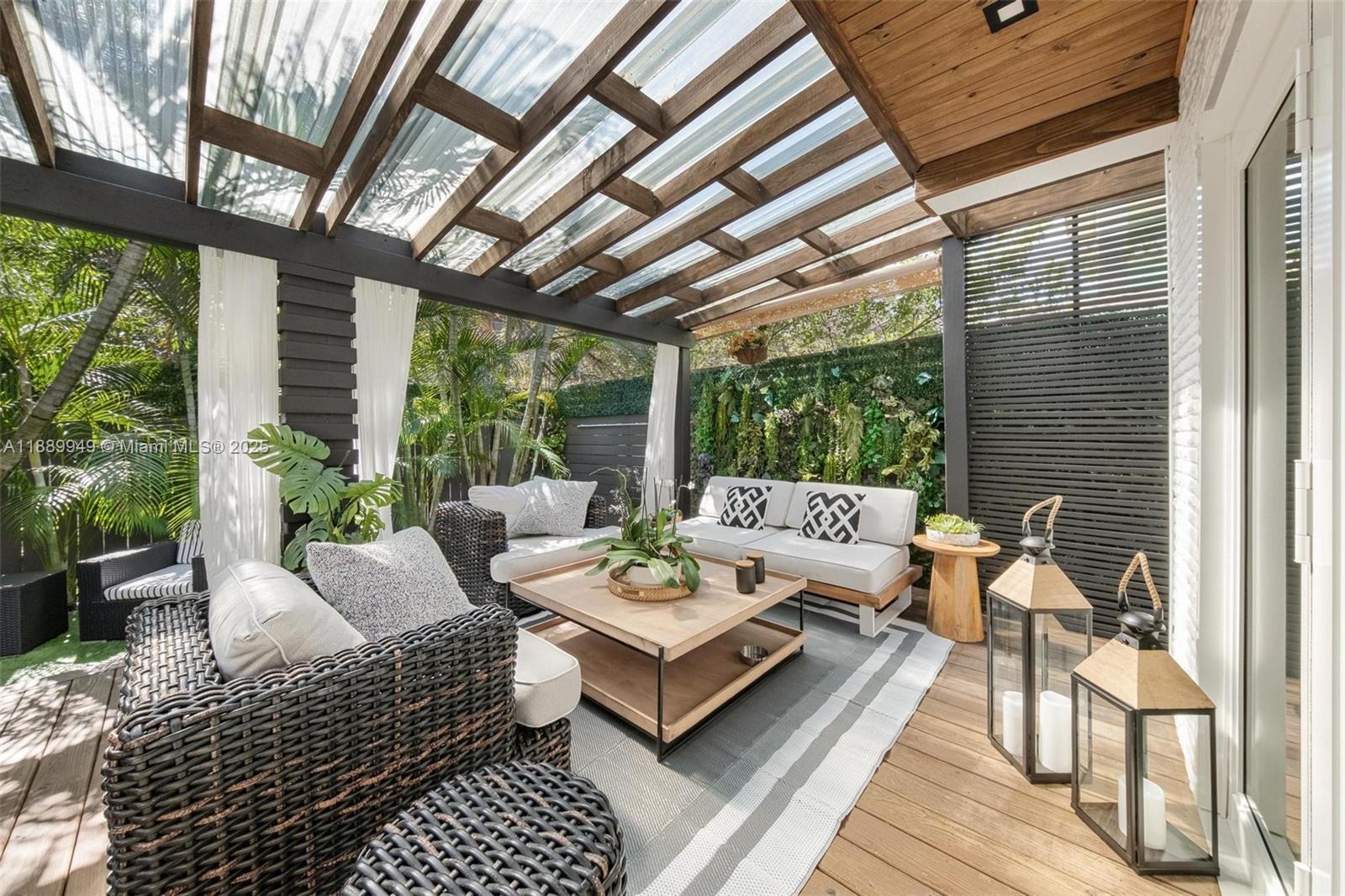 2752 SW 11th St, Miami