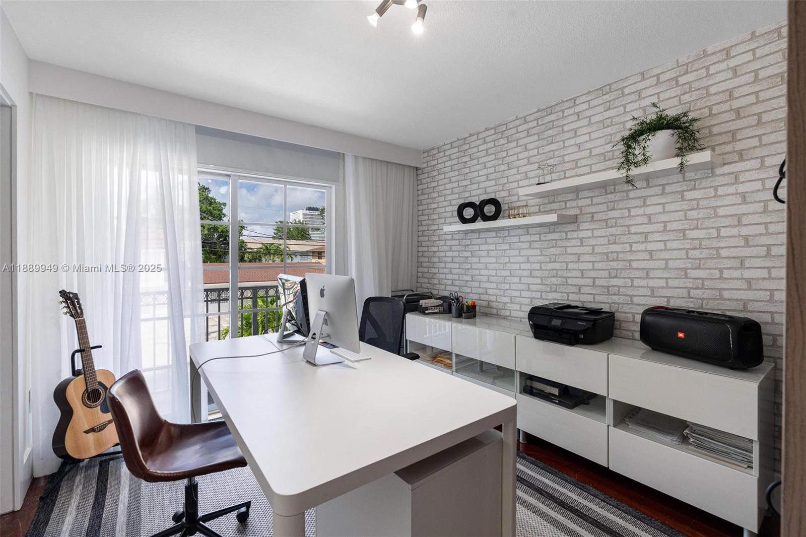 2752 SW 11th St, Miami