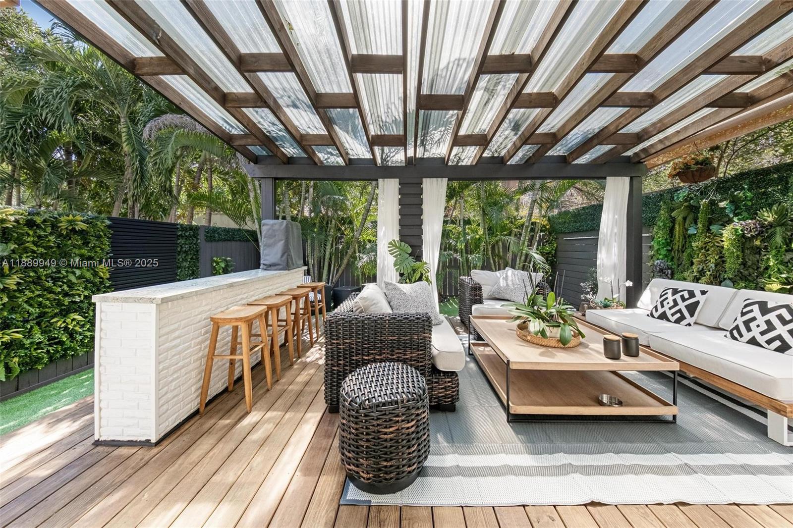 2752 SW 11th St, Miami