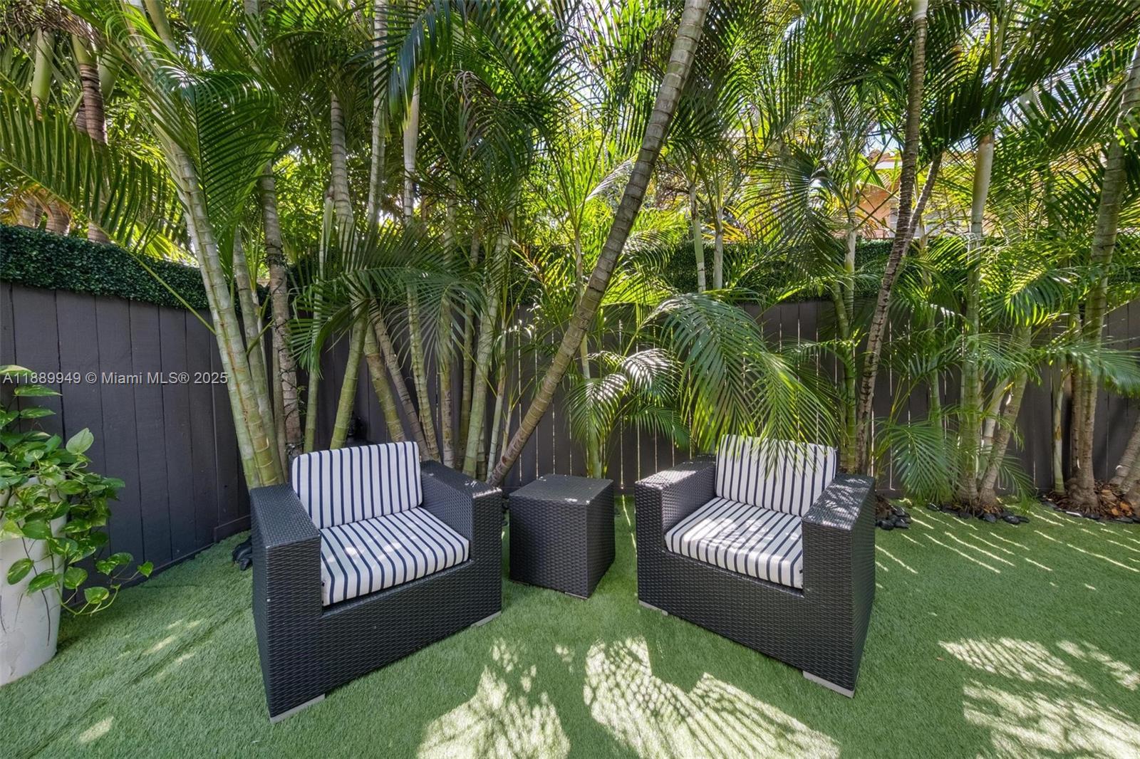 2752 SW 11th St, Miami