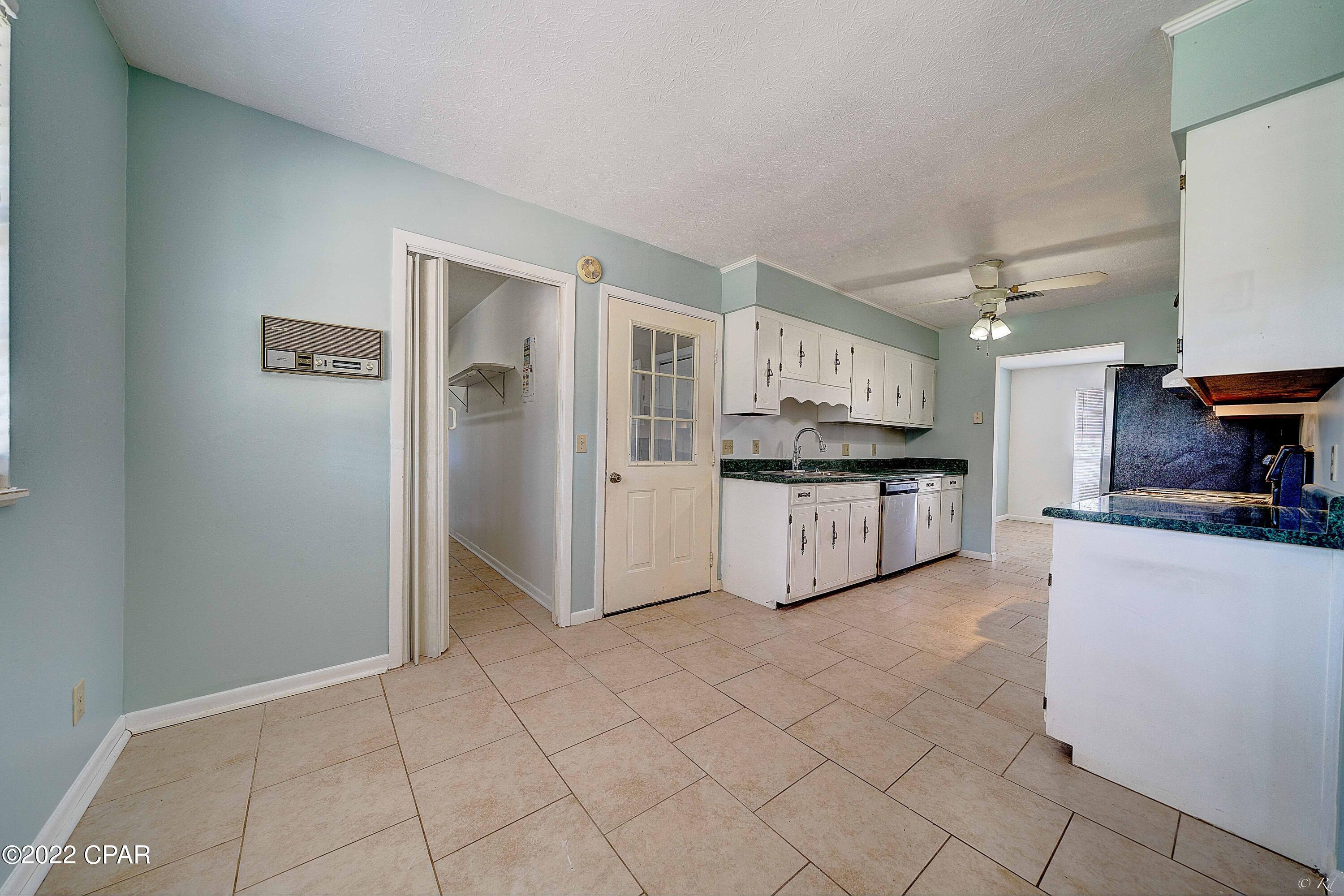 1931 W 23rd Court