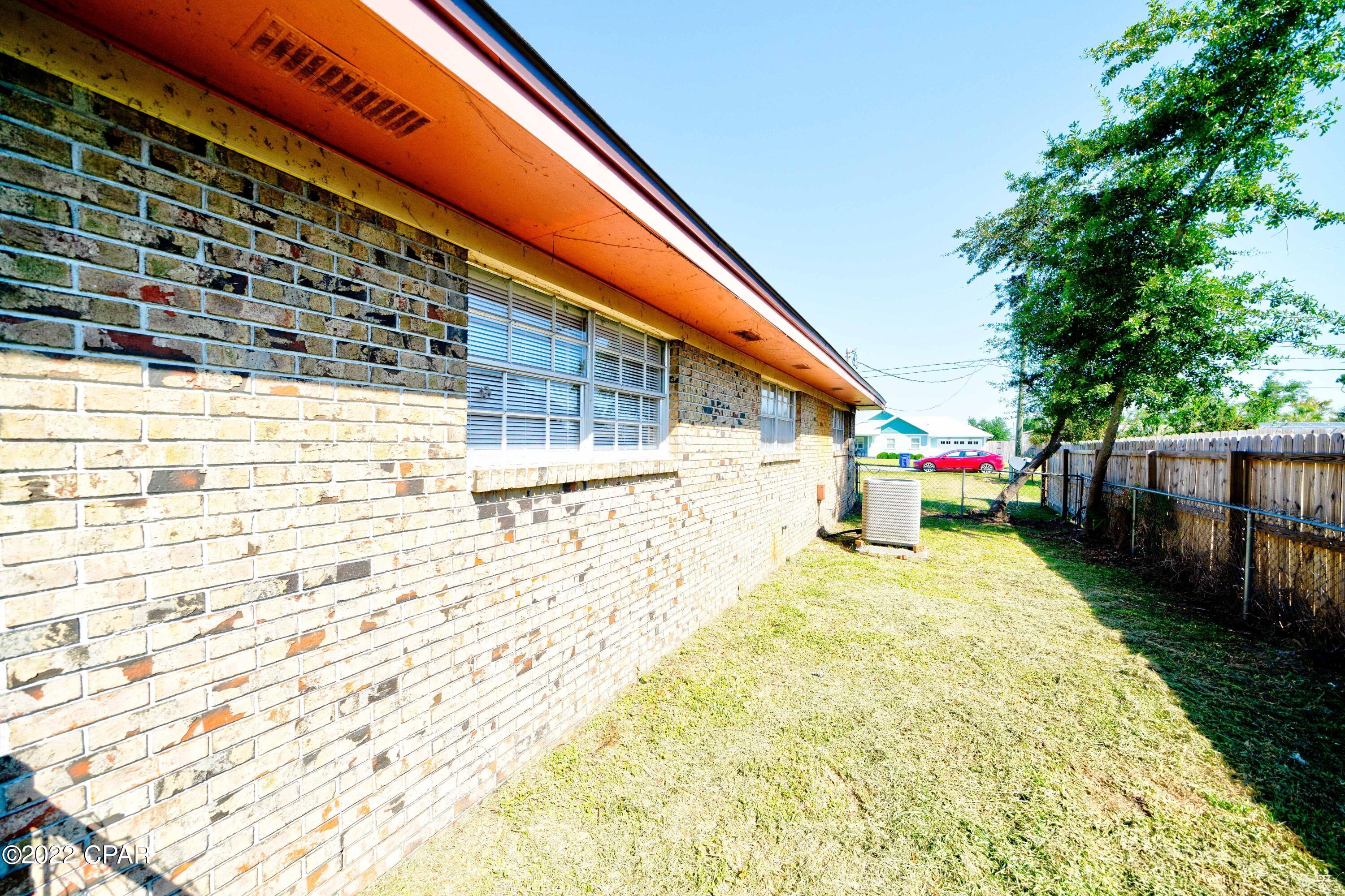 1931 W 23rd Court