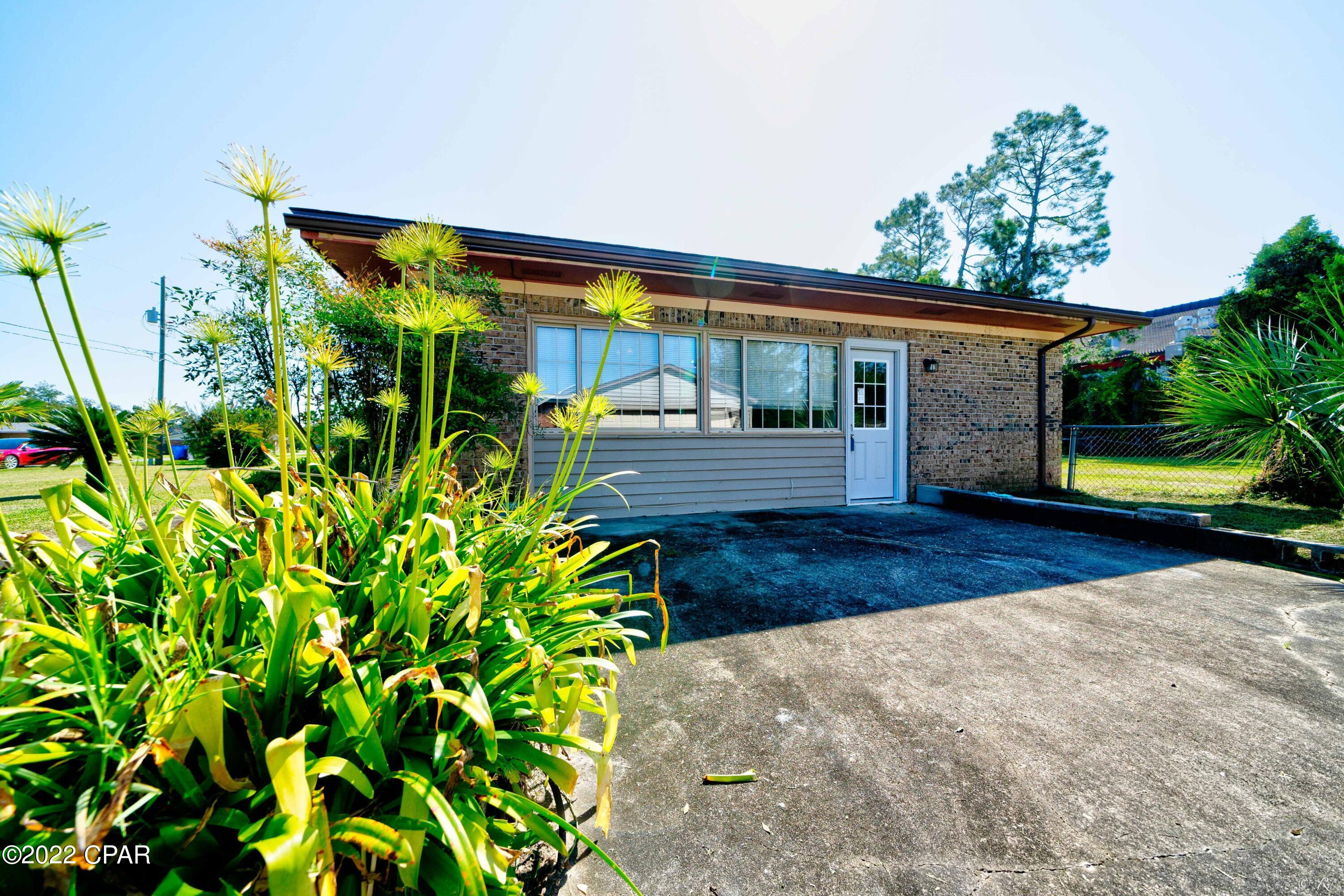 1931 W 23rd Court