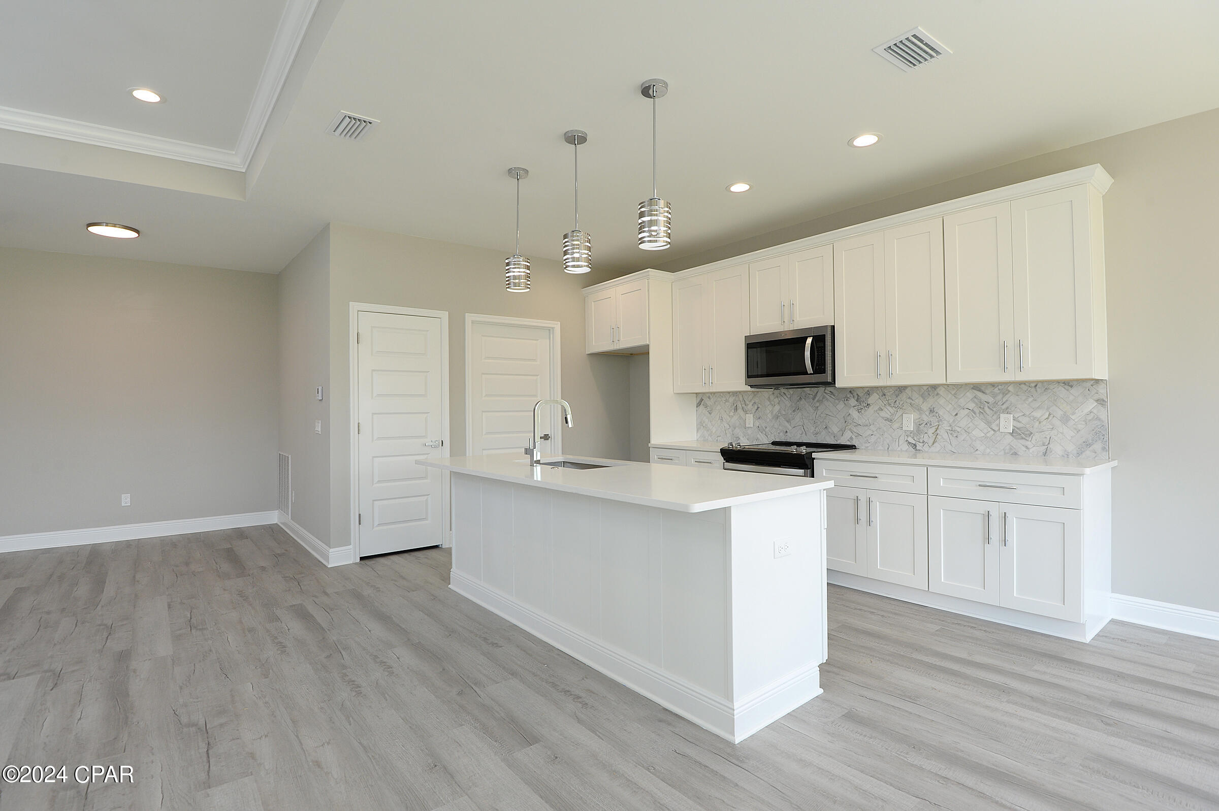 621 W Caladium Circle