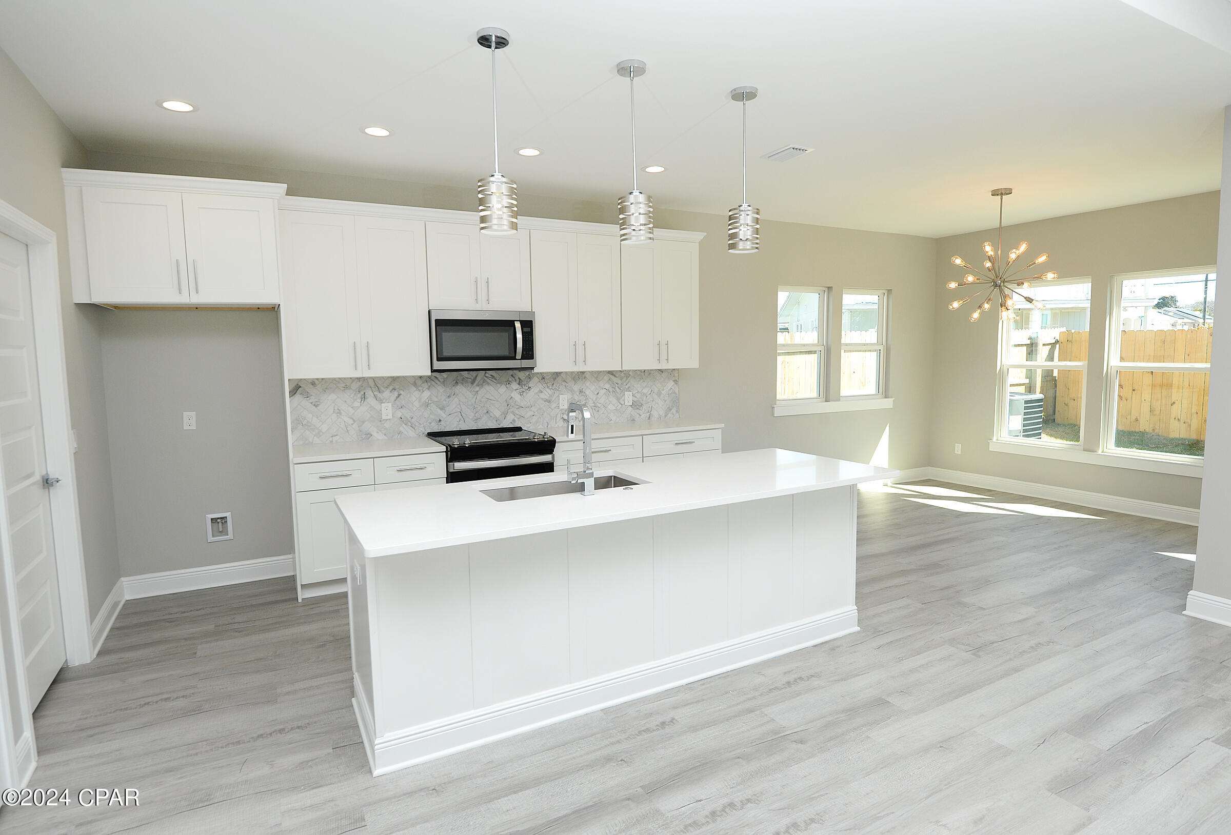 621 W Caladium Circle