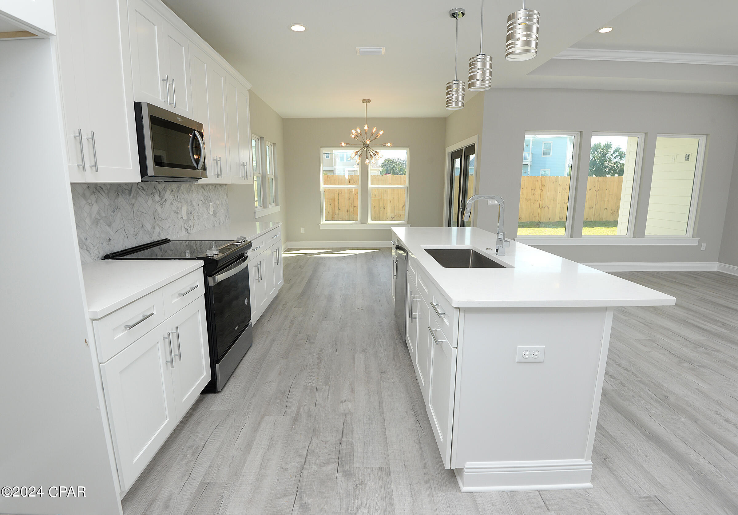 621 W Caladium Circle