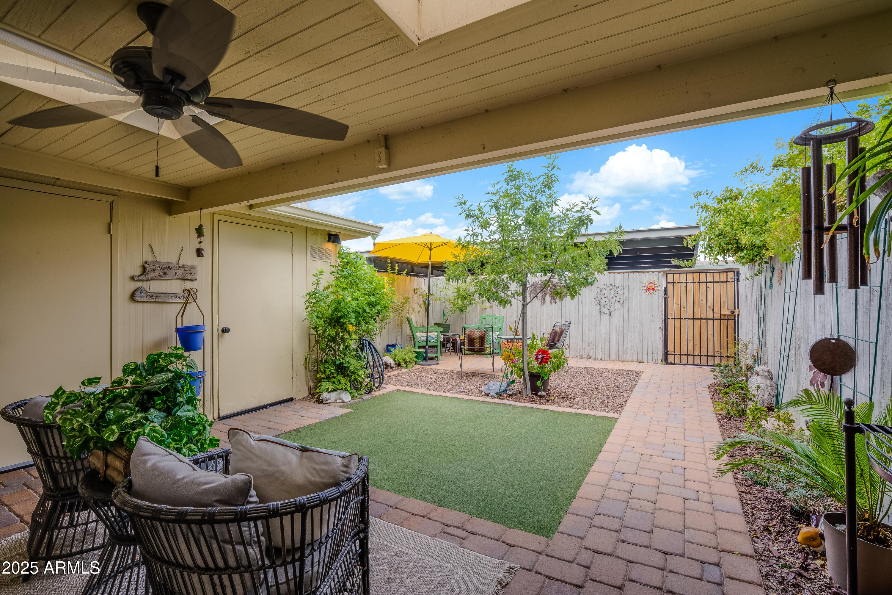 8135 N CENTRAL Avenue, 12