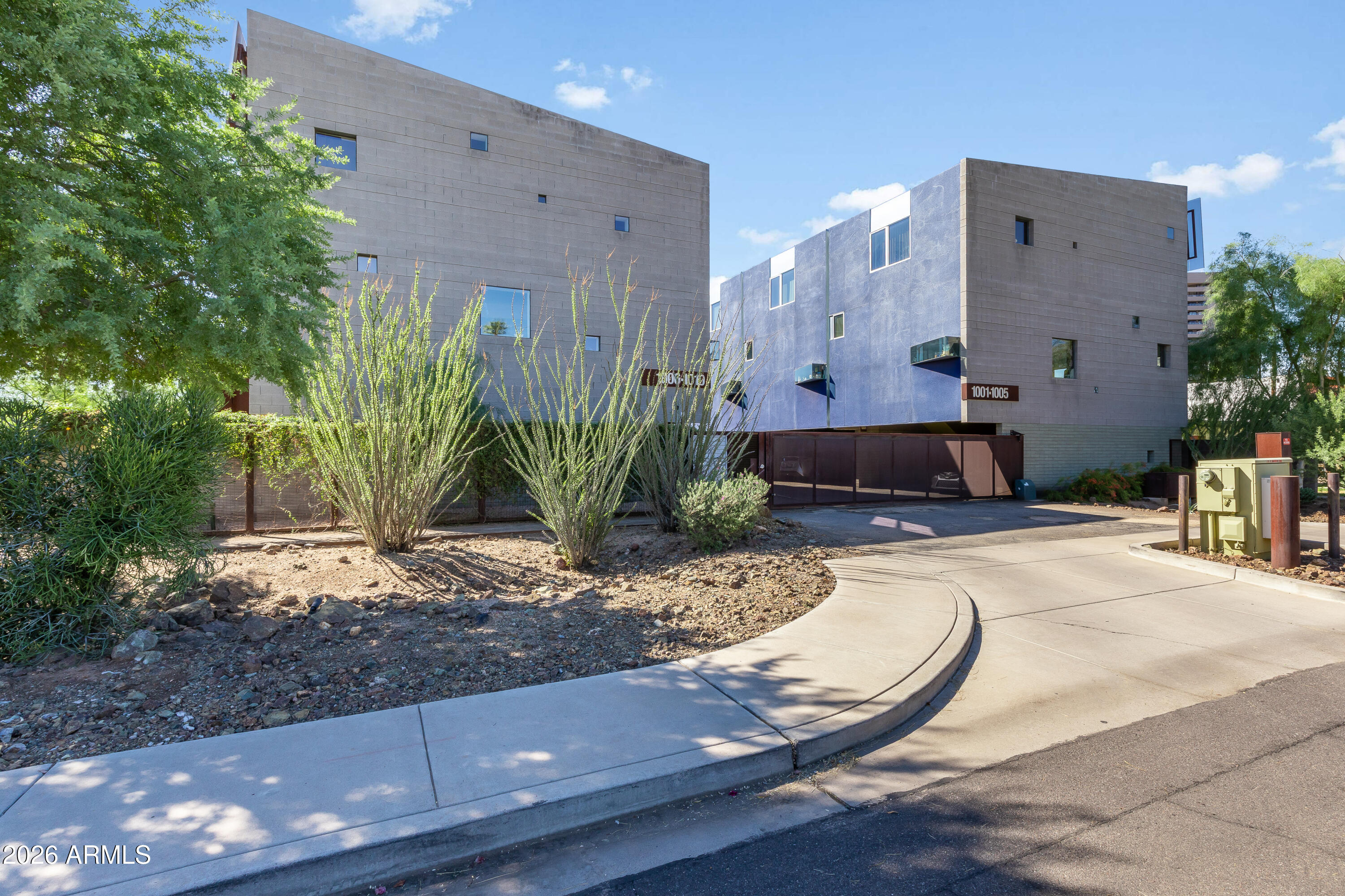 1145 E WHITTON Avenue 1008