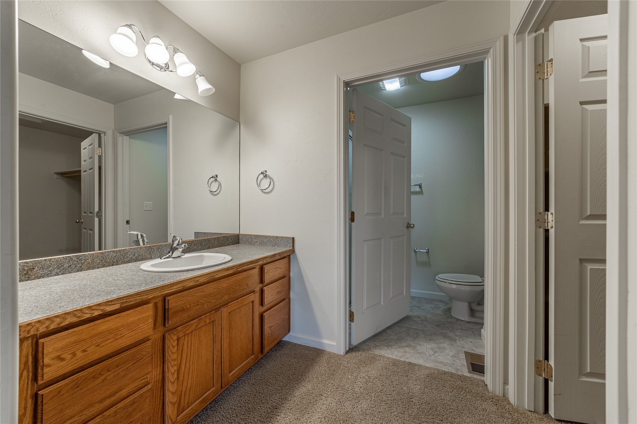 215 E Nicklaus Avenue