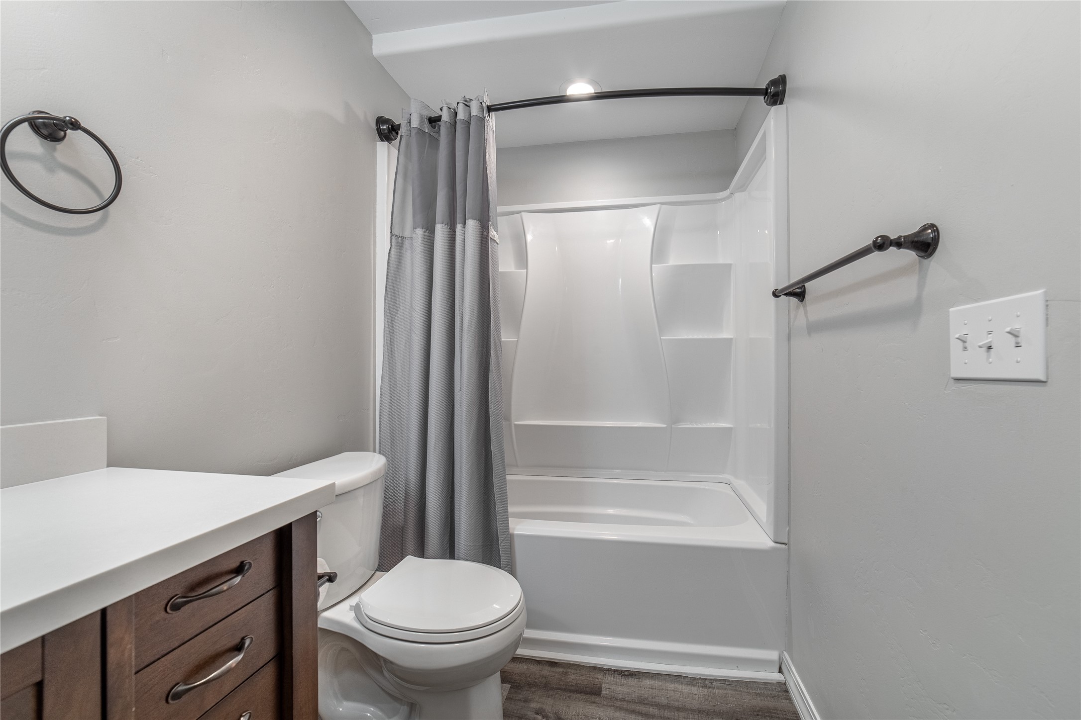 215 E Nicklaus Avenue