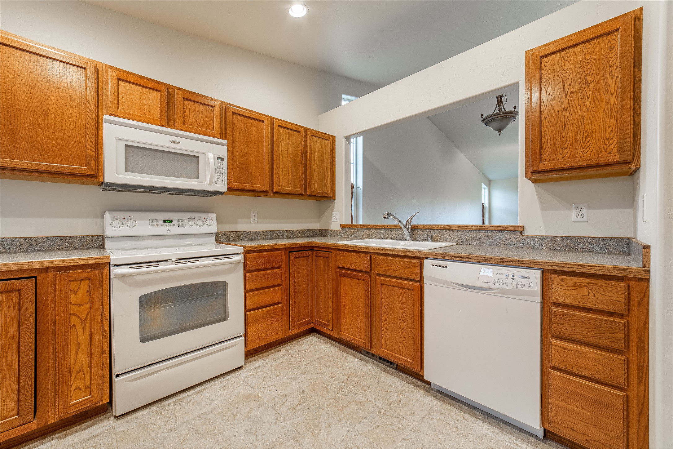 215 E Nicklaus Avenue