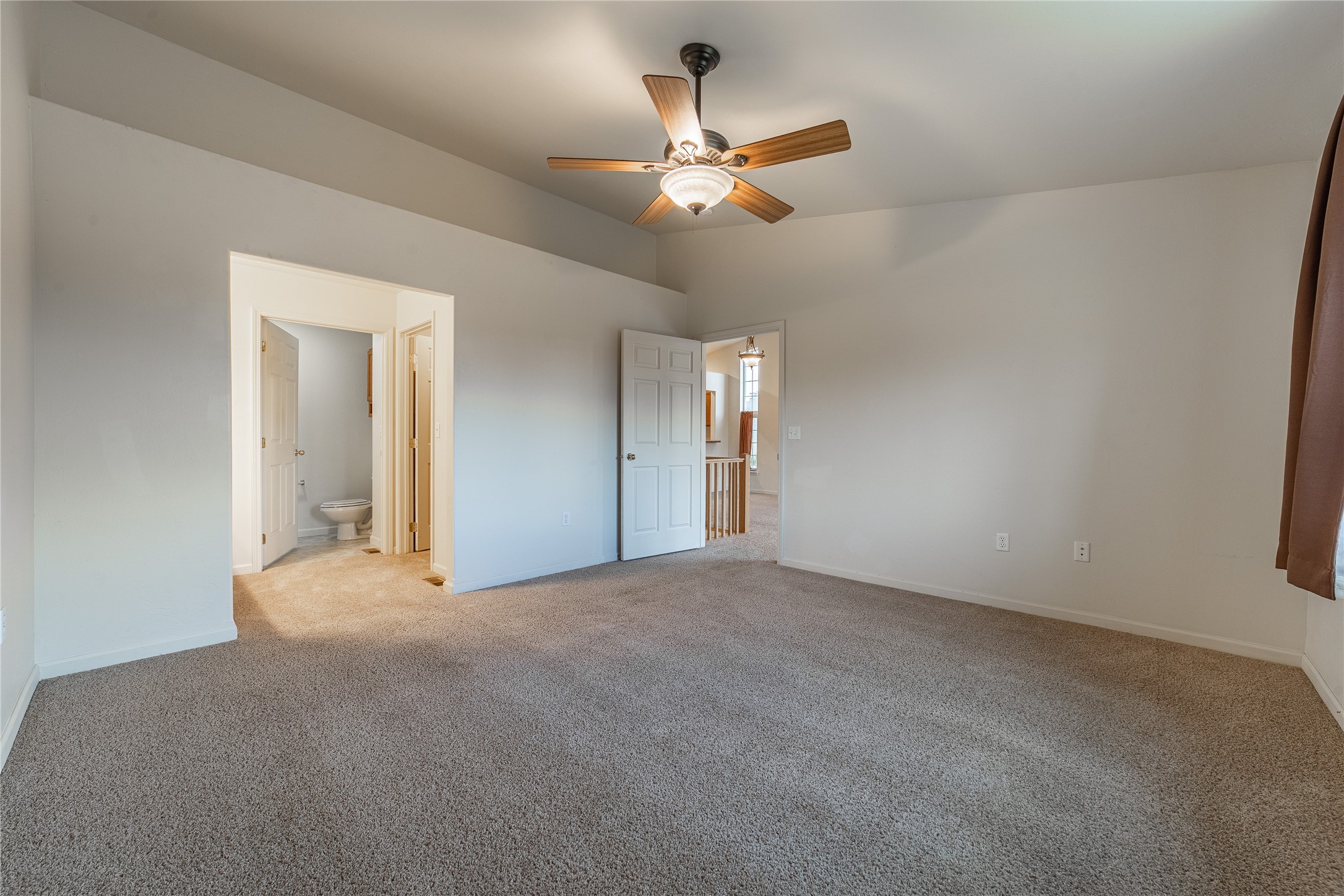 215 E Nicklaus Avenue