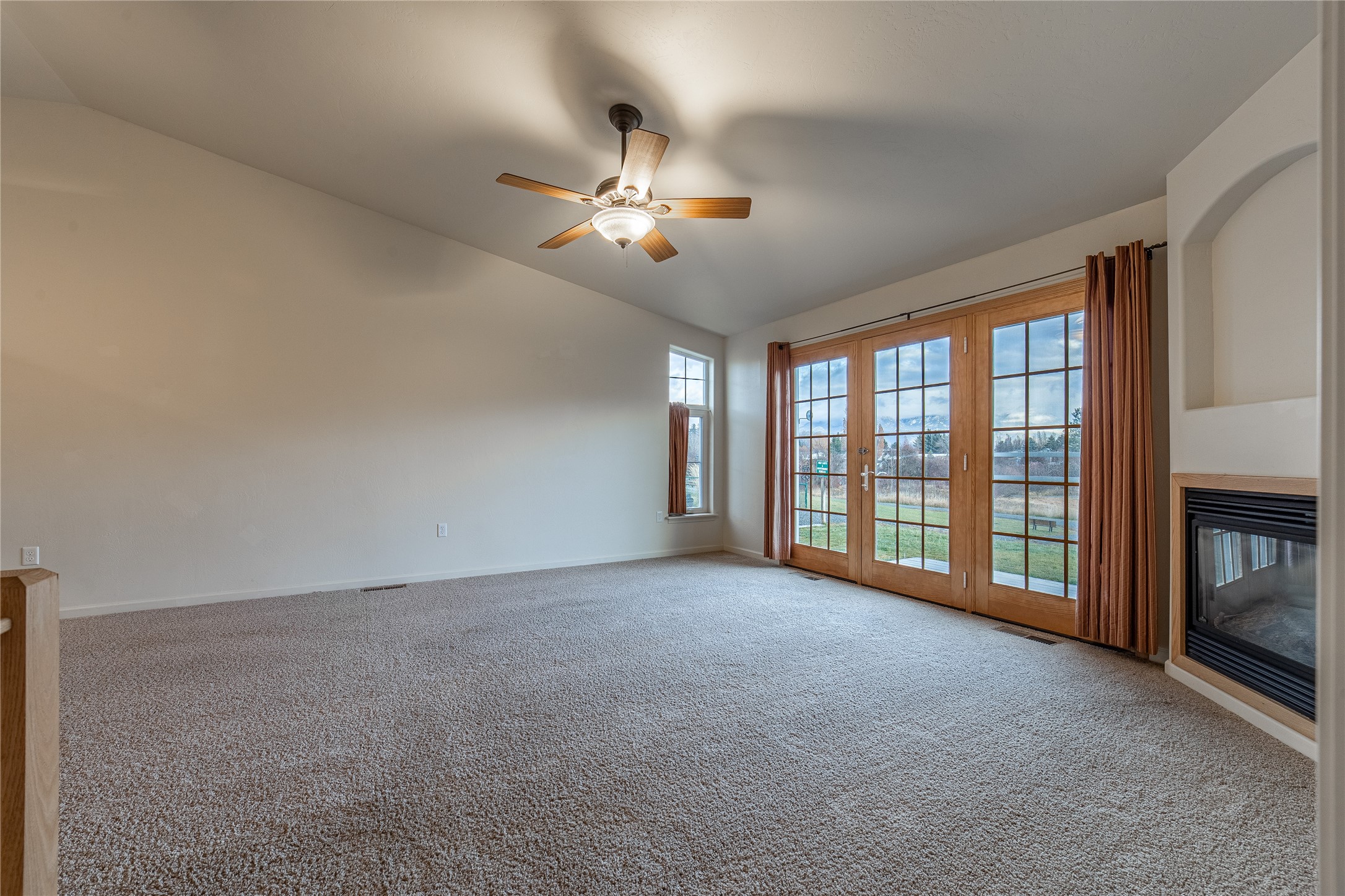 215 E Nicklaus Avenue