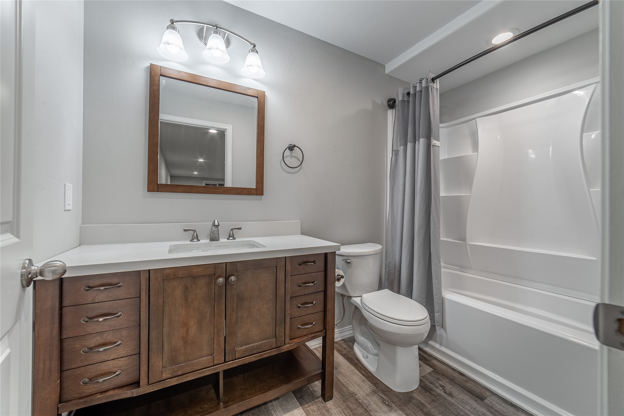 215 E Nicklaus Avenue