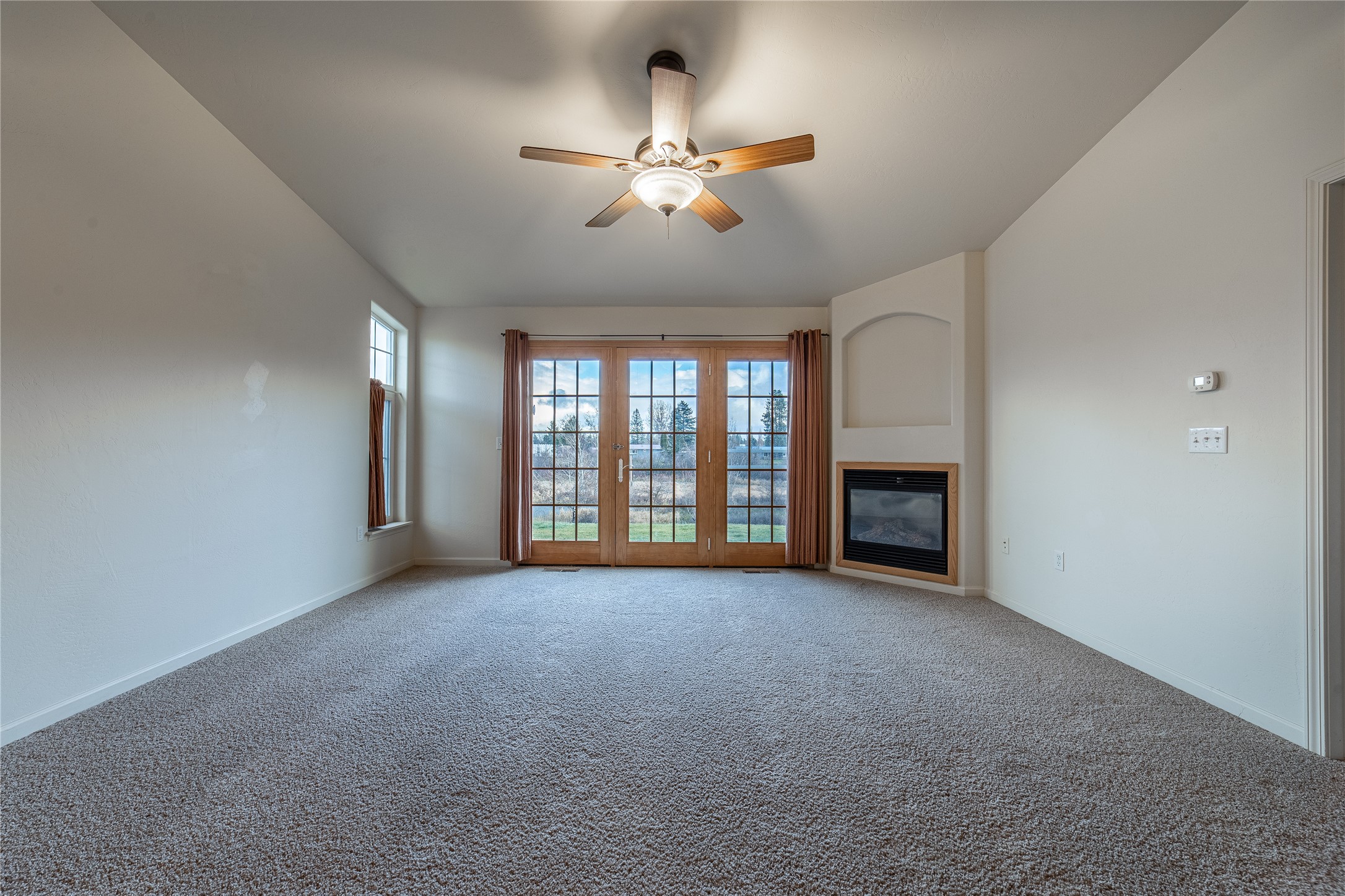 215 E Nicklaus Avenue