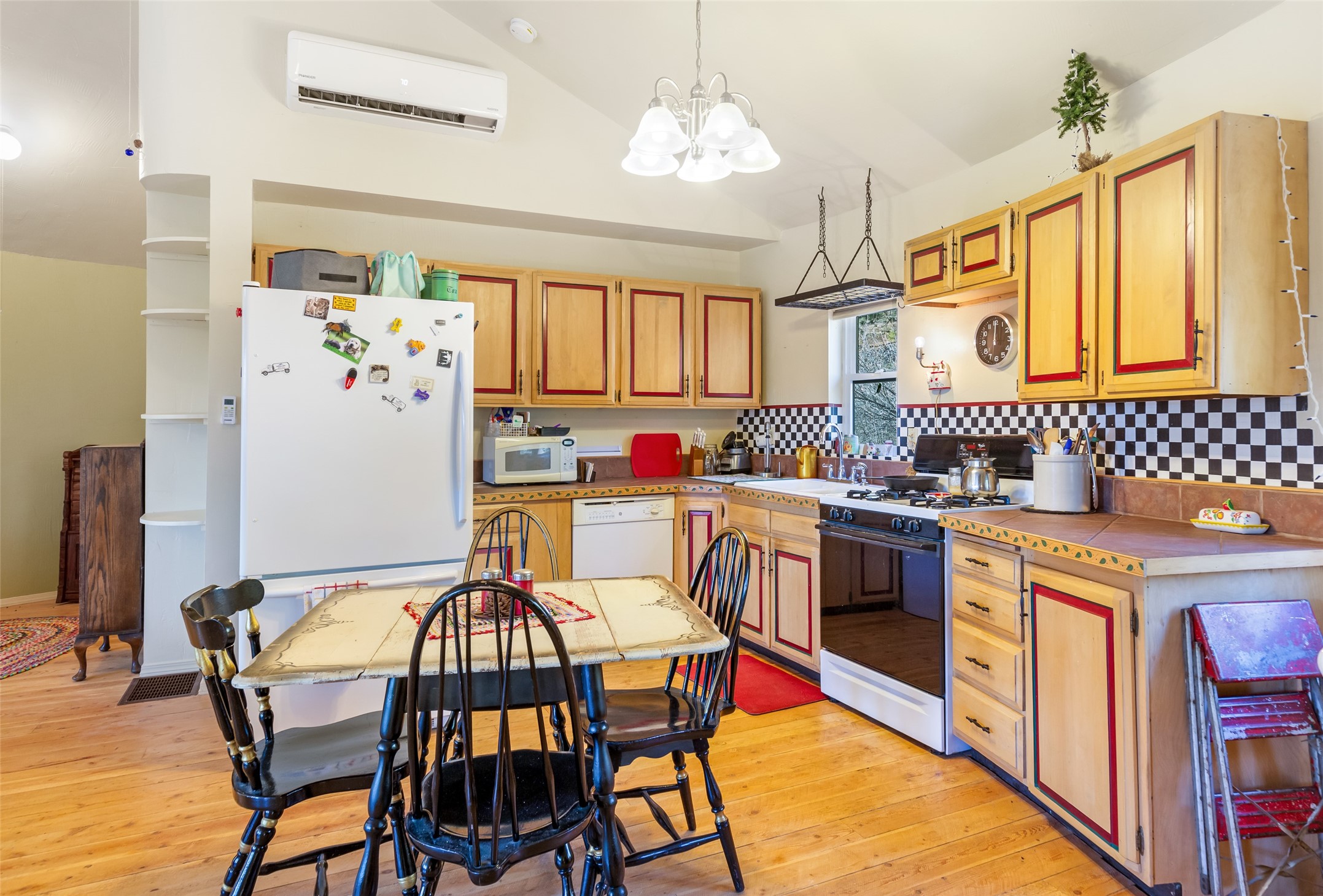 860 Upper Sweeney Creek Loop