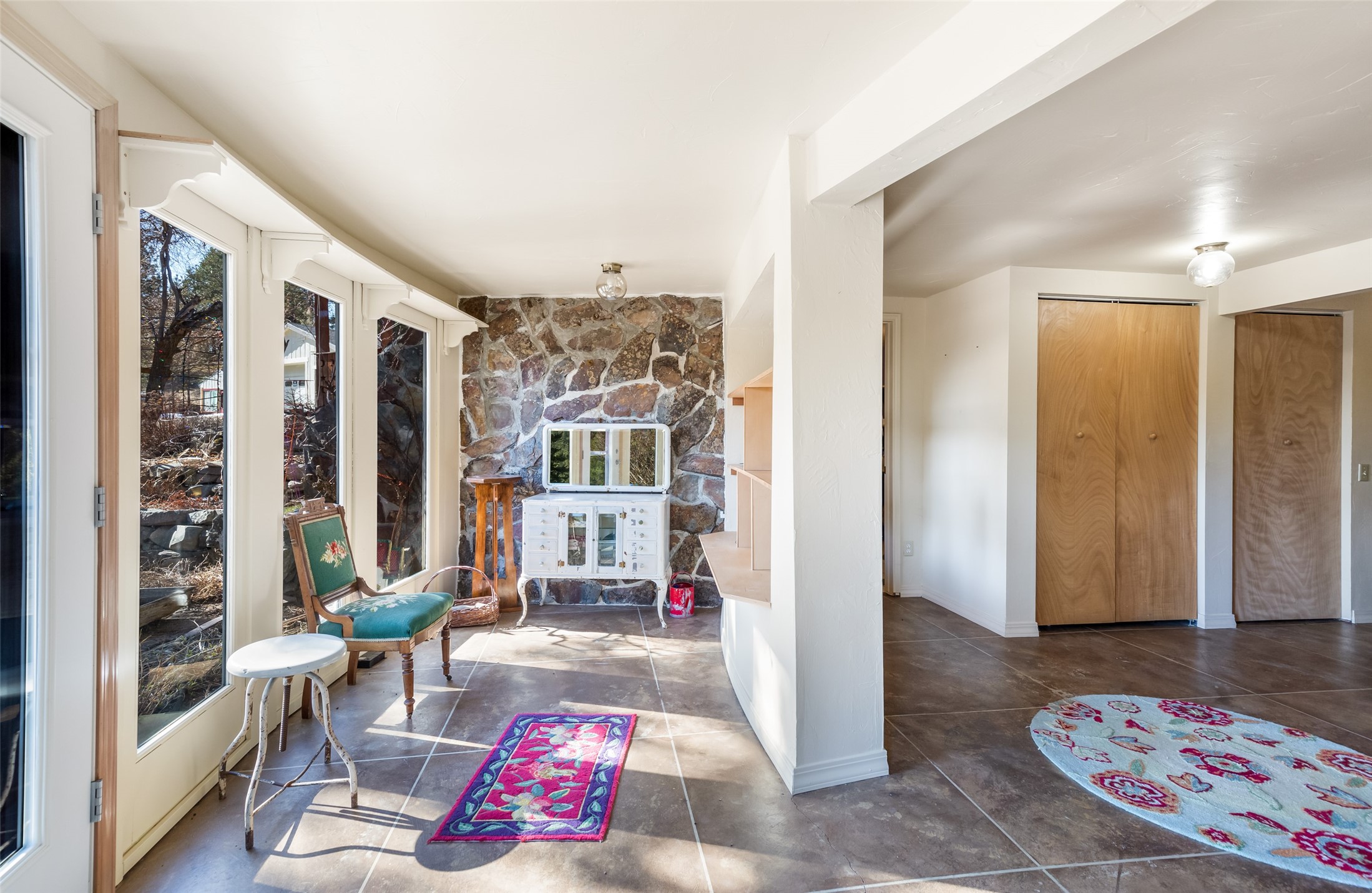 860 Upper Sweeney Creek Loop