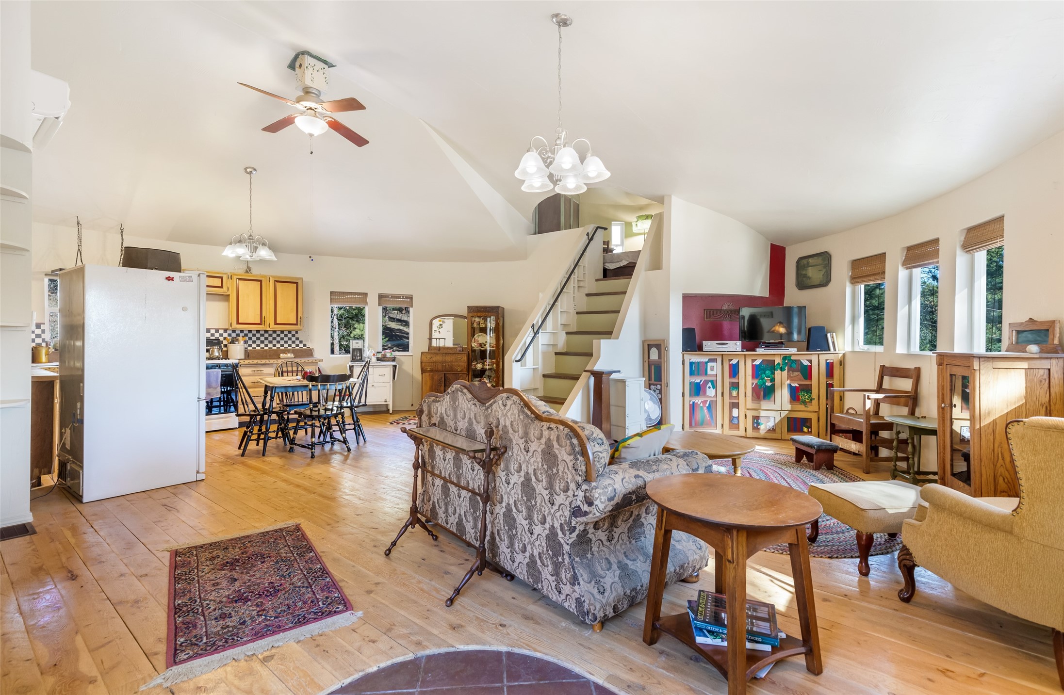 860 Upper Sweeney Creek Loop