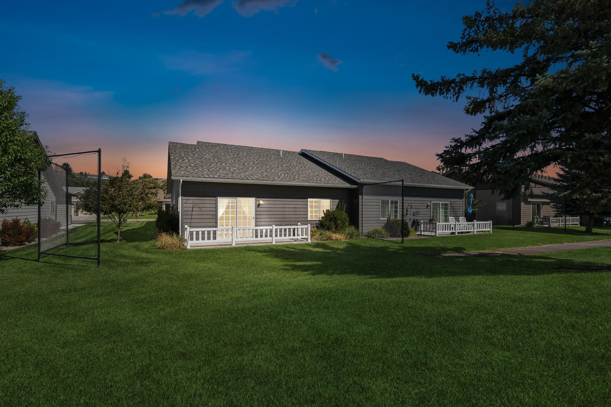 284 W Nicklaus Avenue