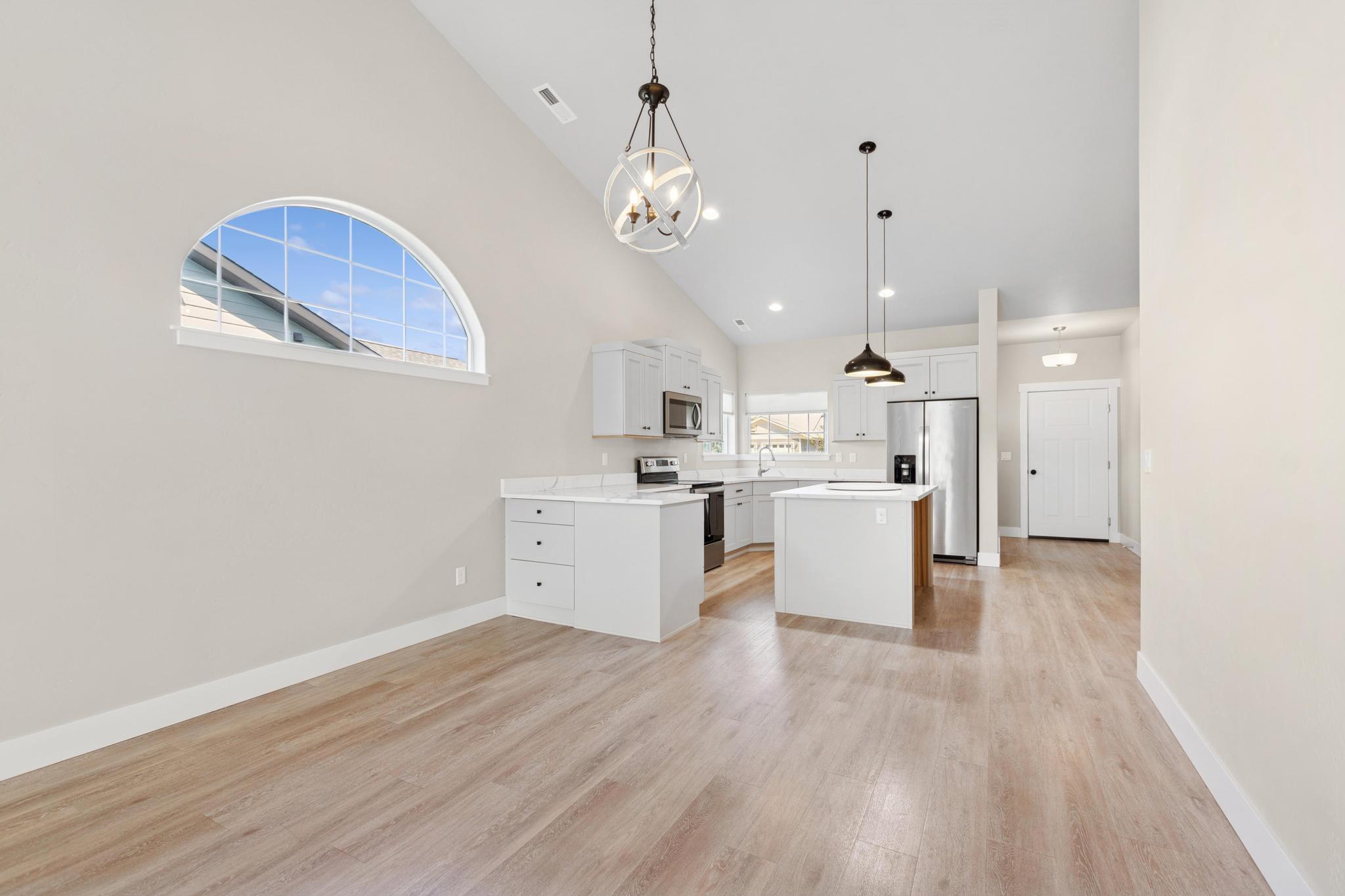 284 W Nicklaus Avenue