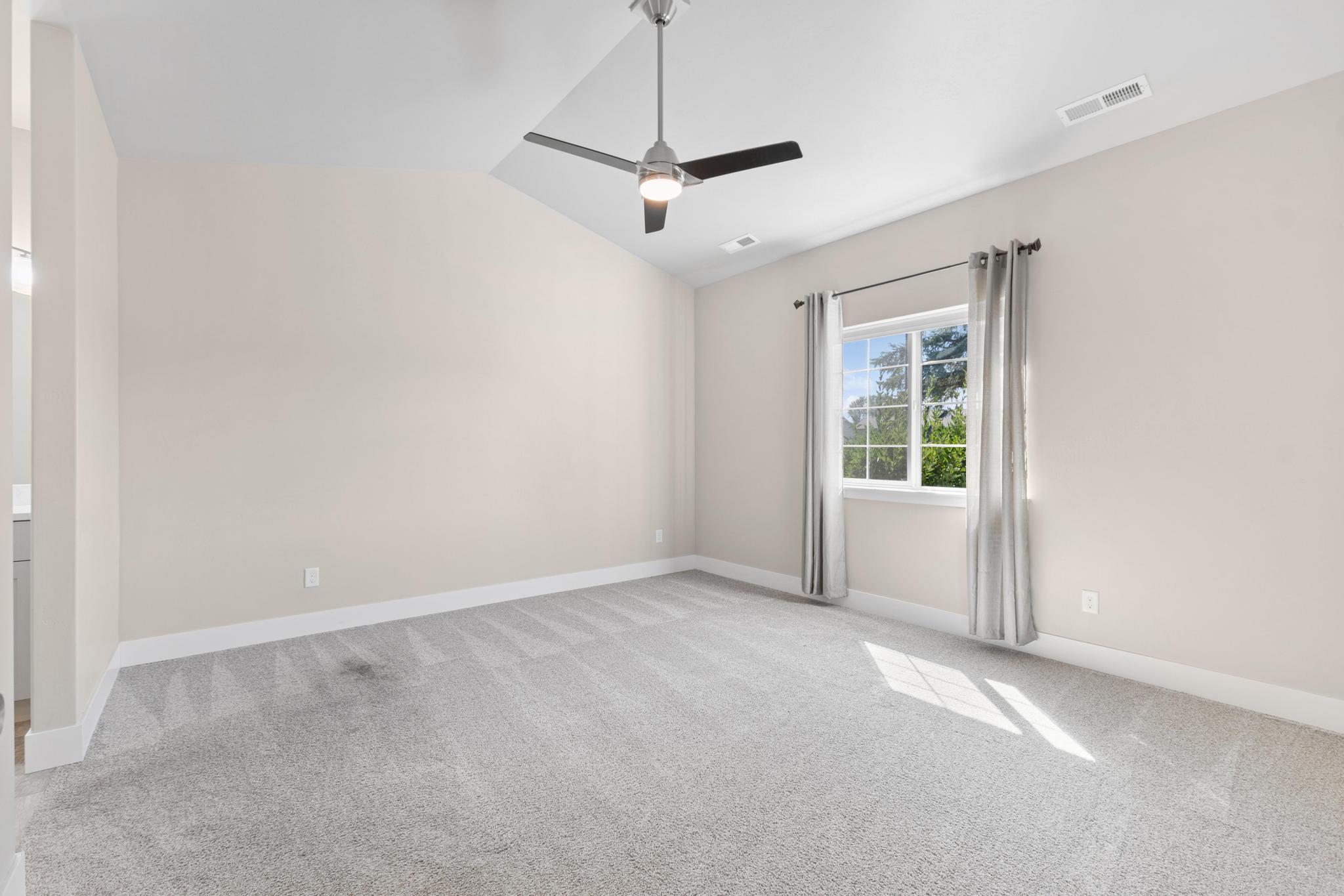 284 W Nicklaus Avenue