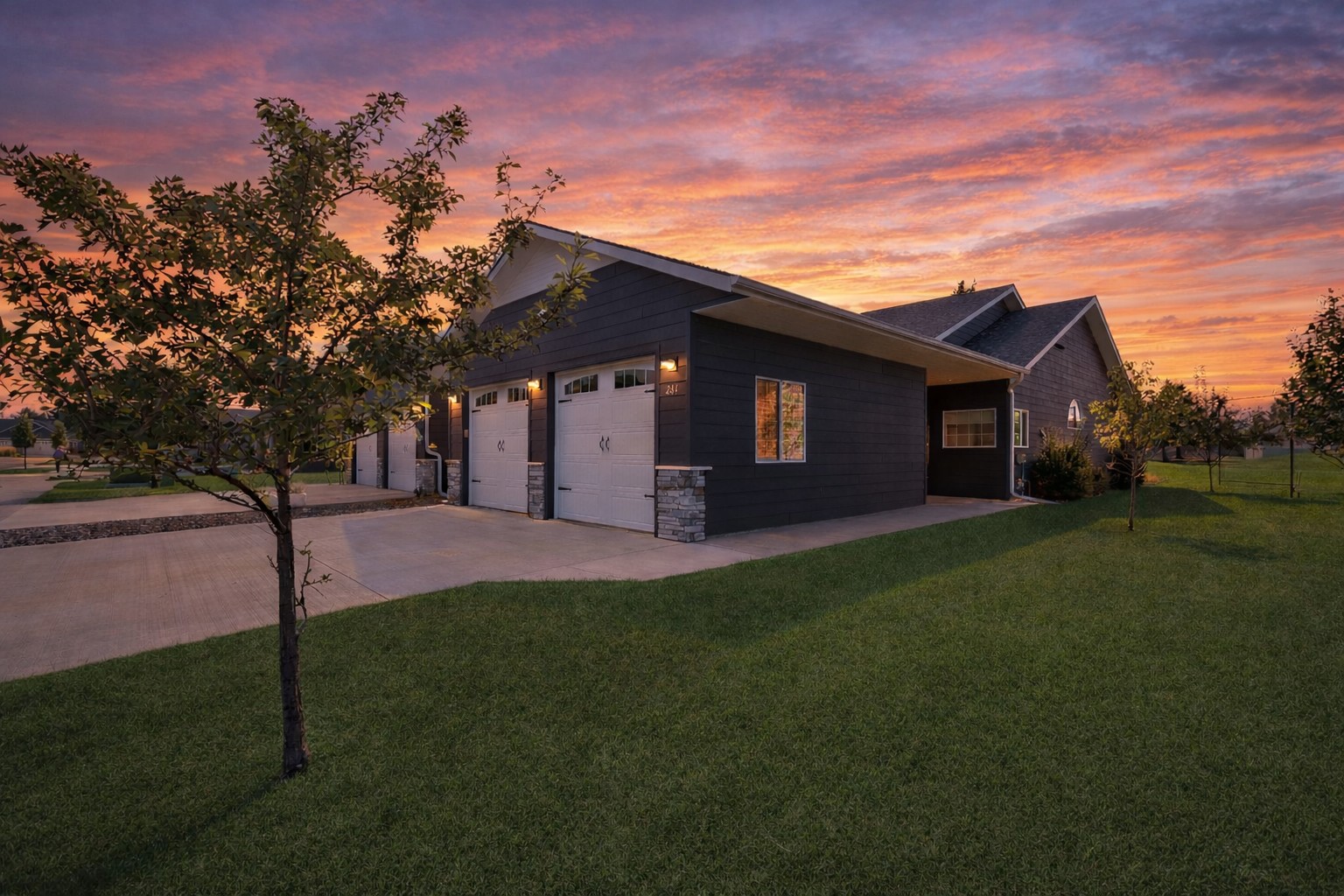 284 W Nicklaus Avenue