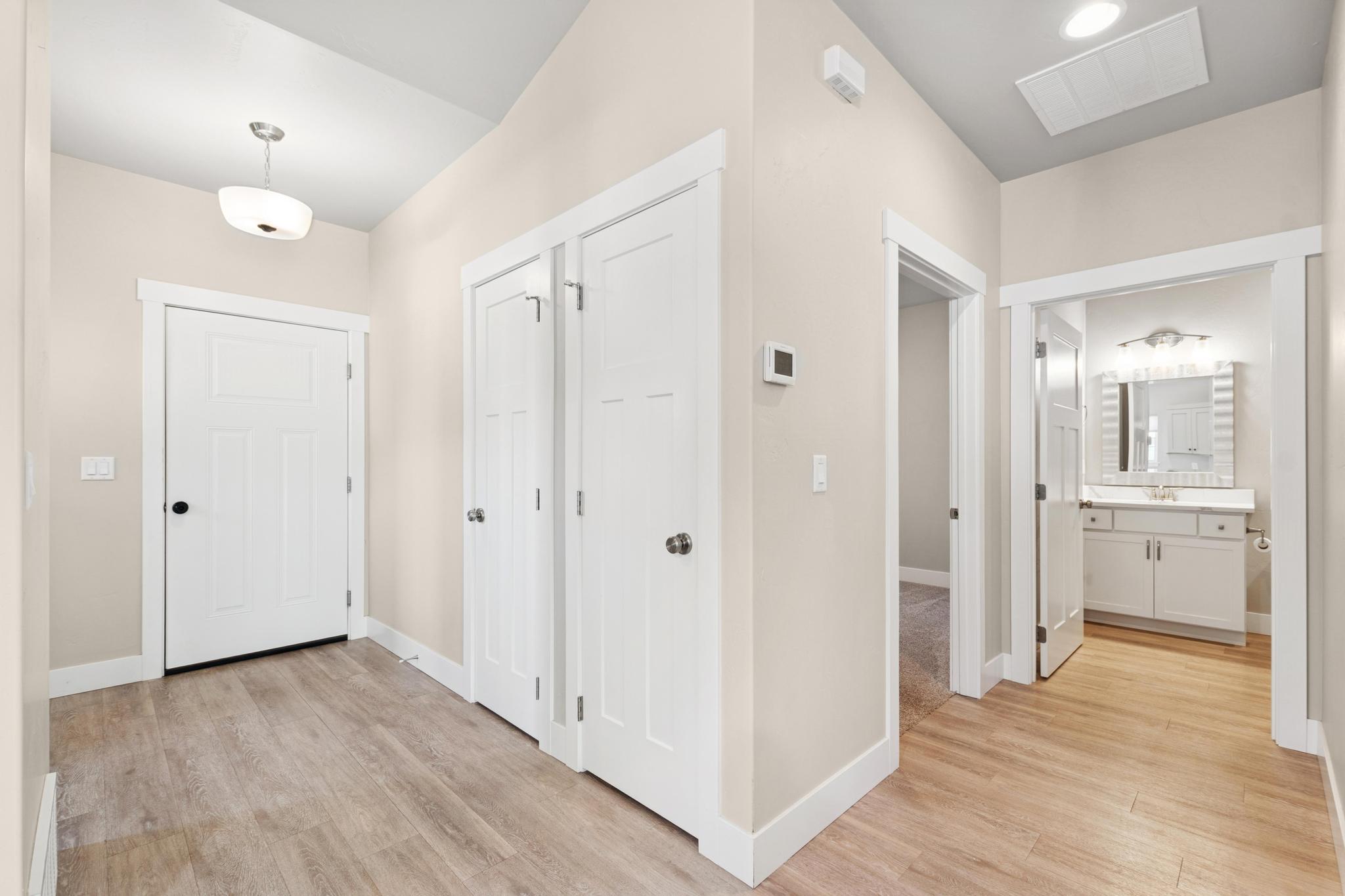 284 W Nicklaus Avenue