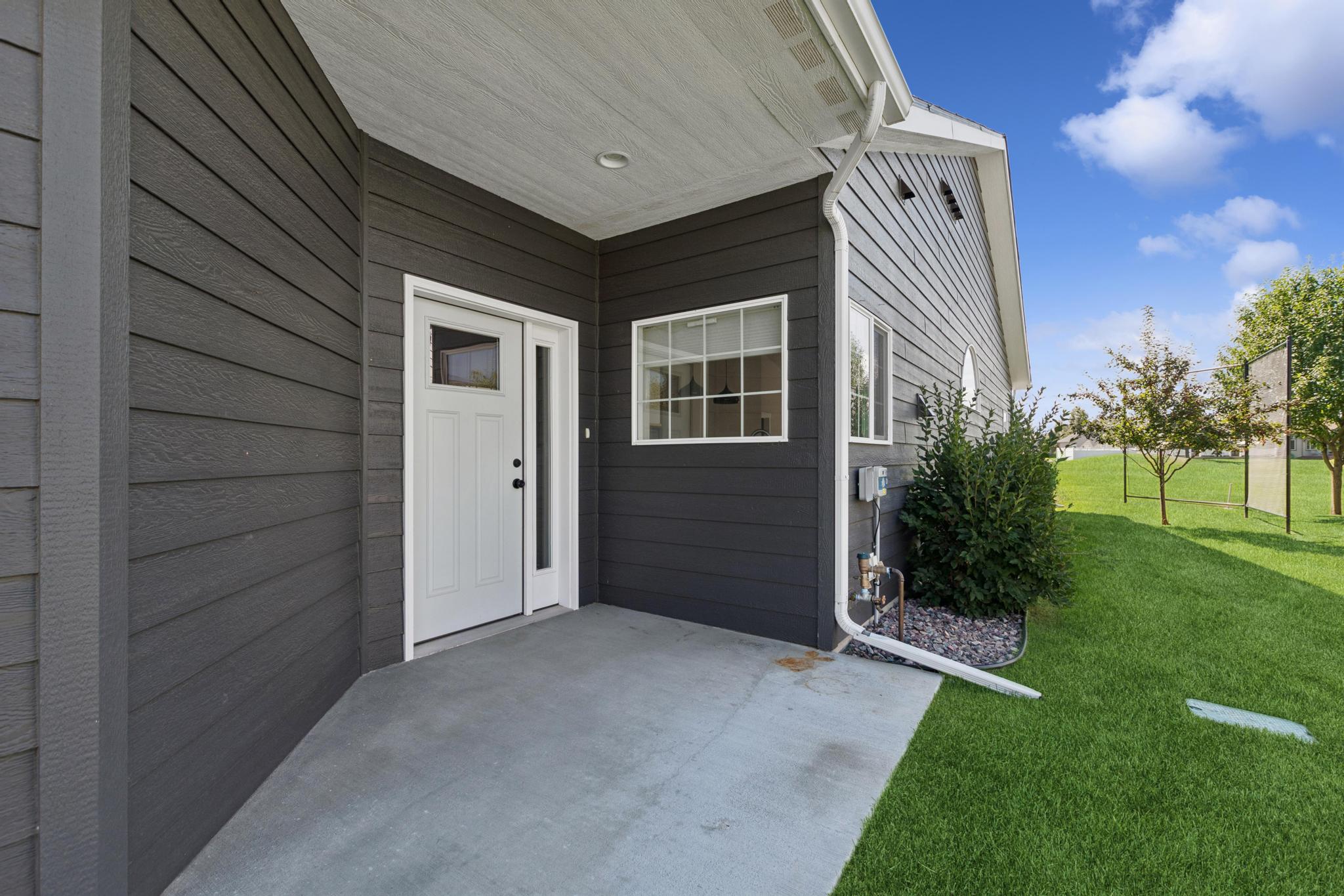 284 W Nicklaus Avenue