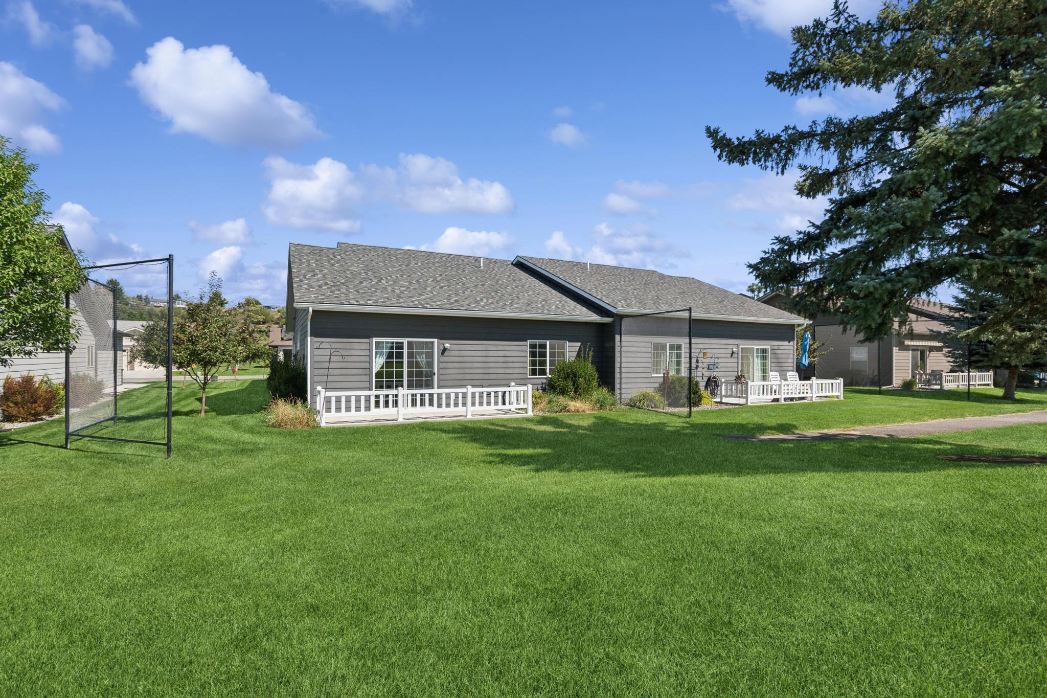 284 W Nicklaus Avenue