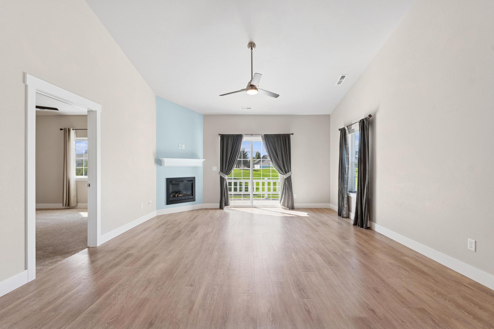 284 W Nicklaus Avenue