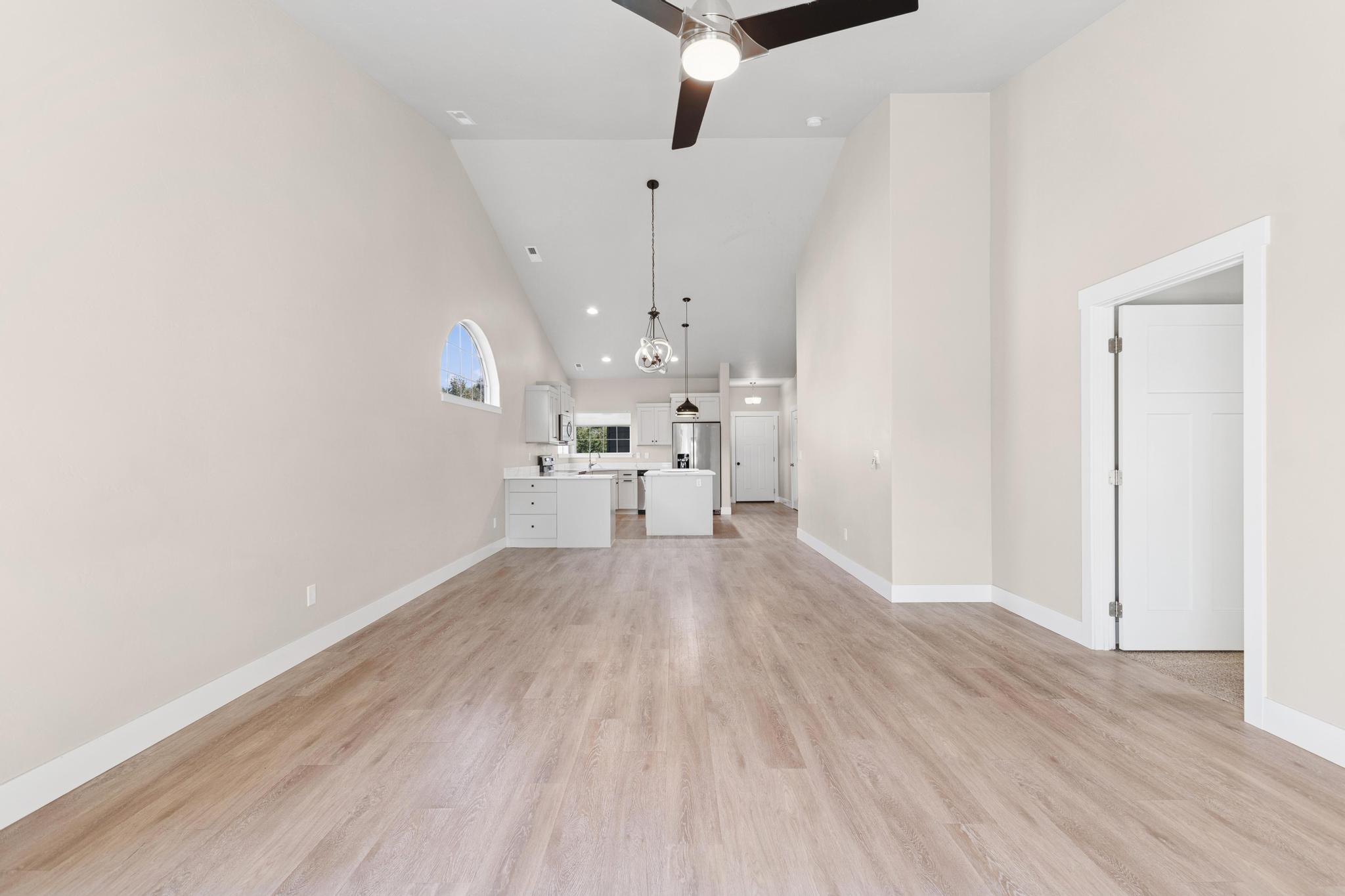 284 W Nicklaus Avenue