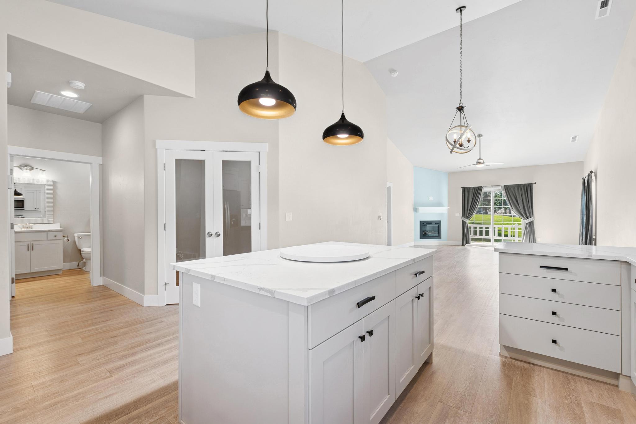 284 W Nicklaus Avenue