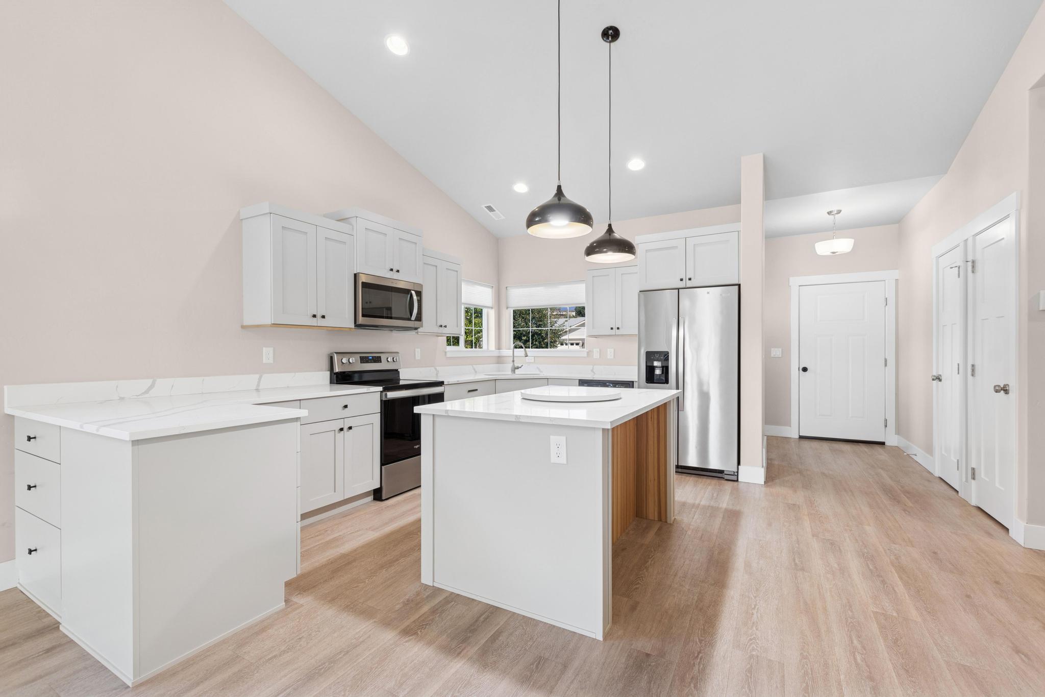 284 W Nicklaus Avenue