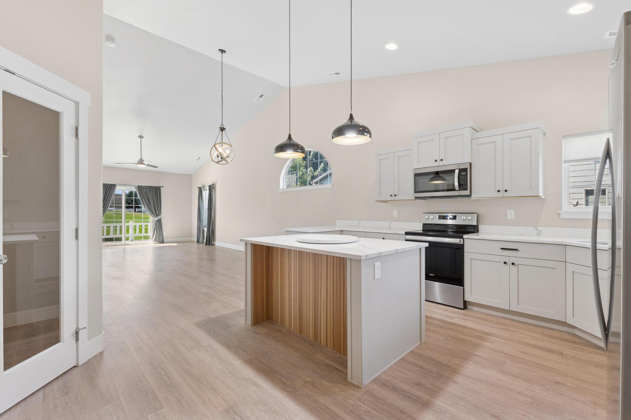 284 W Nicklaus Avenue