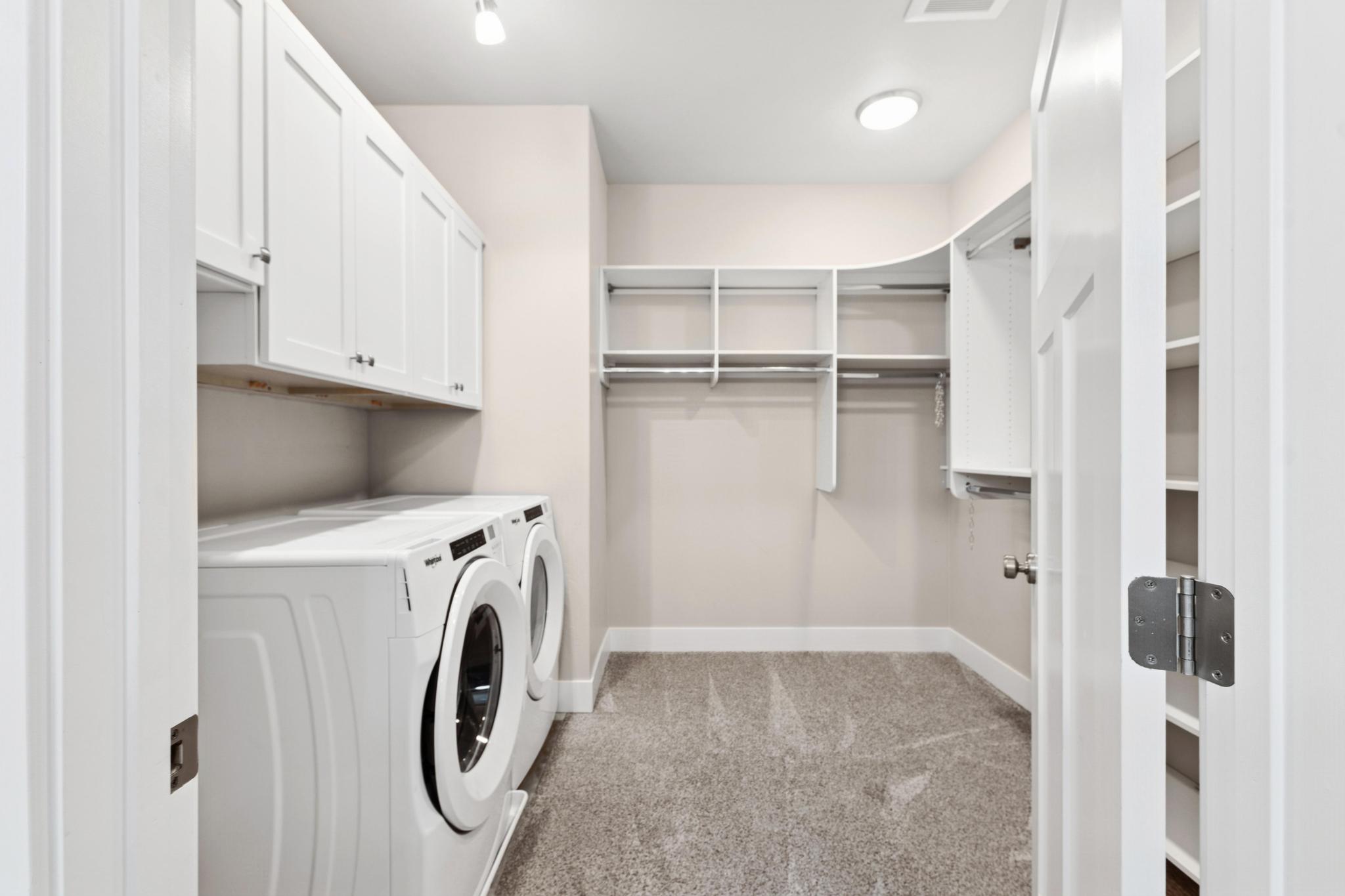 284 W Nicklaus Avenue