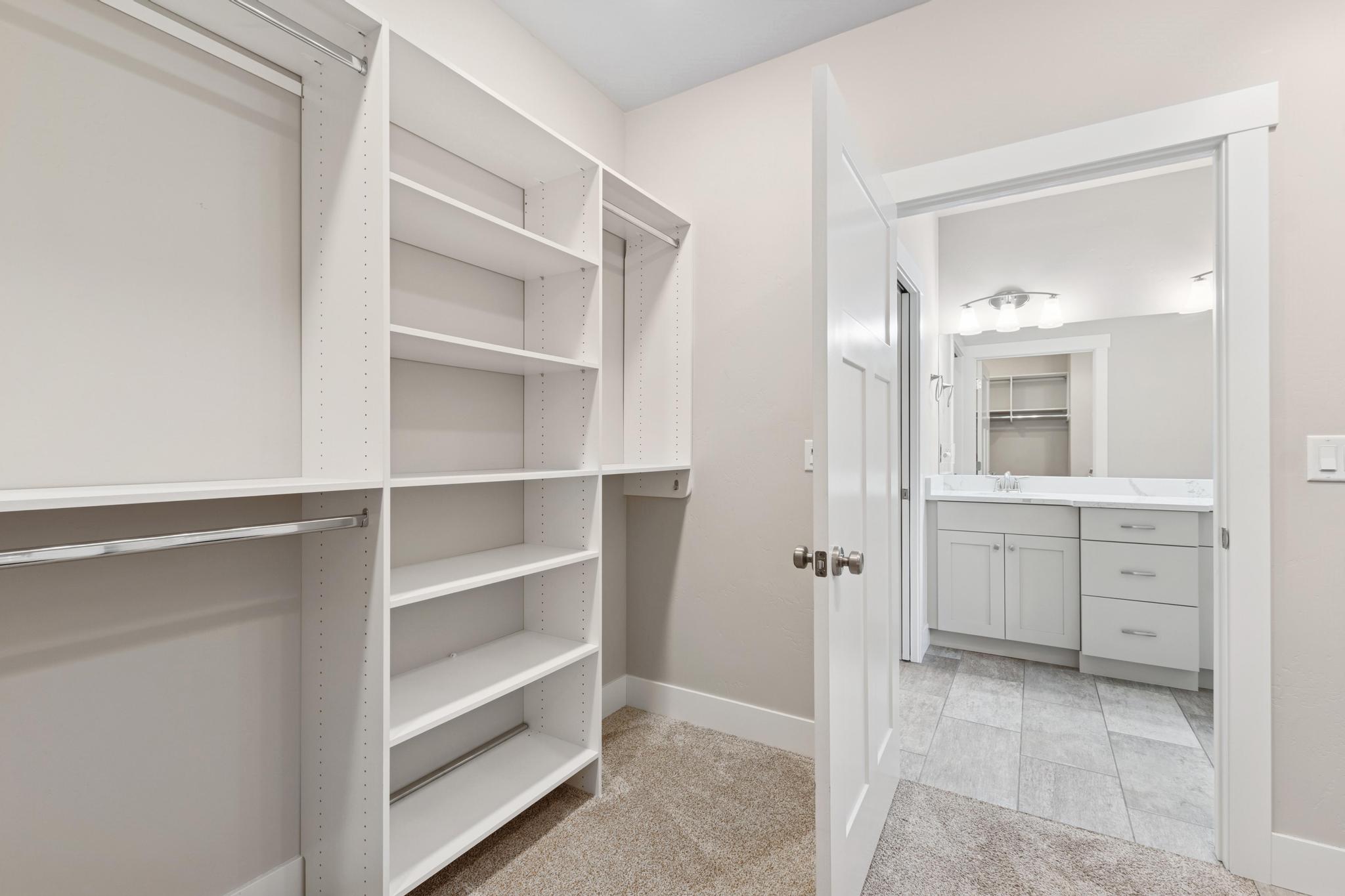 284 W Nicklaus Avenue