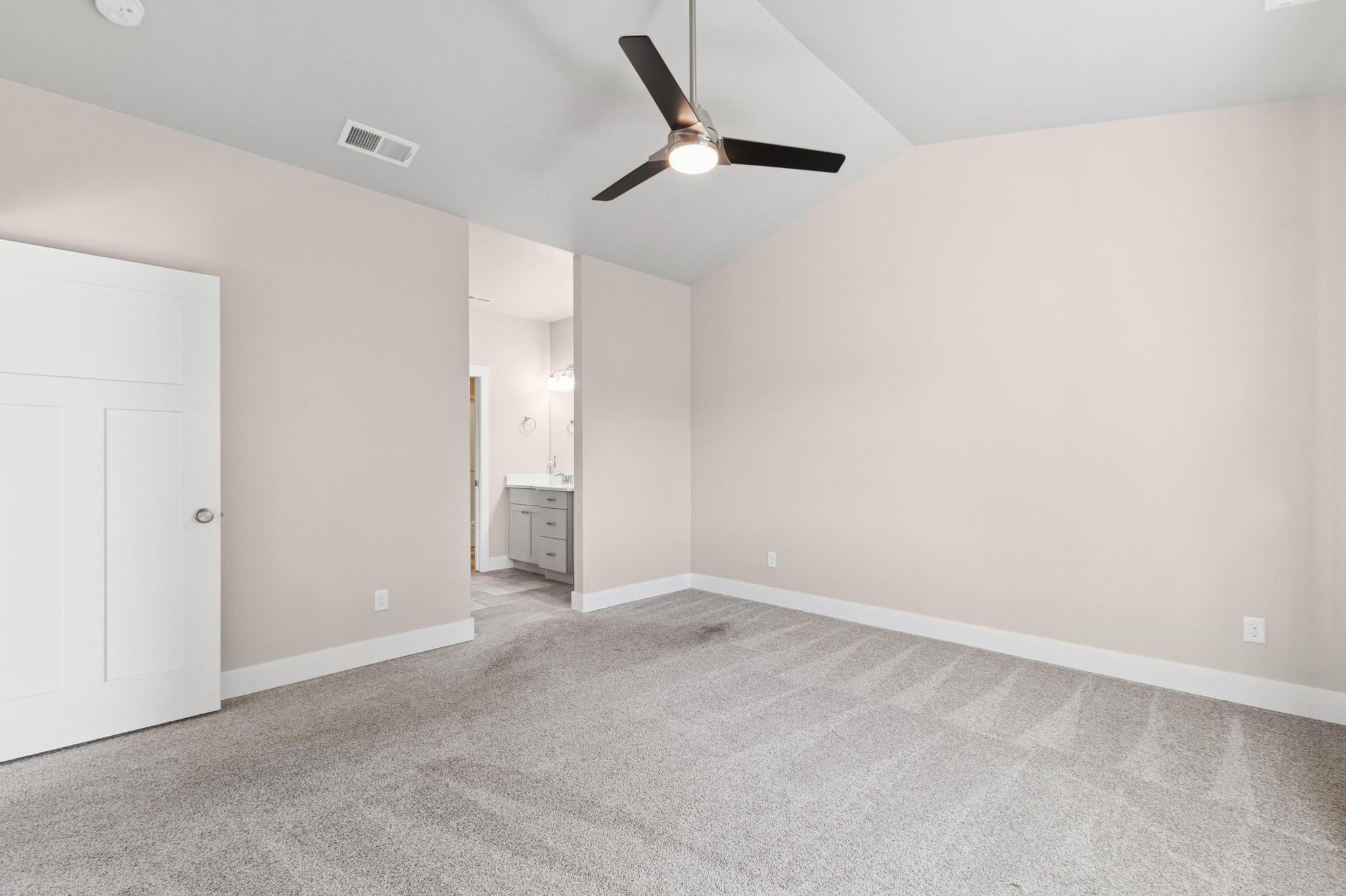 284 W Nicklaus Avenue