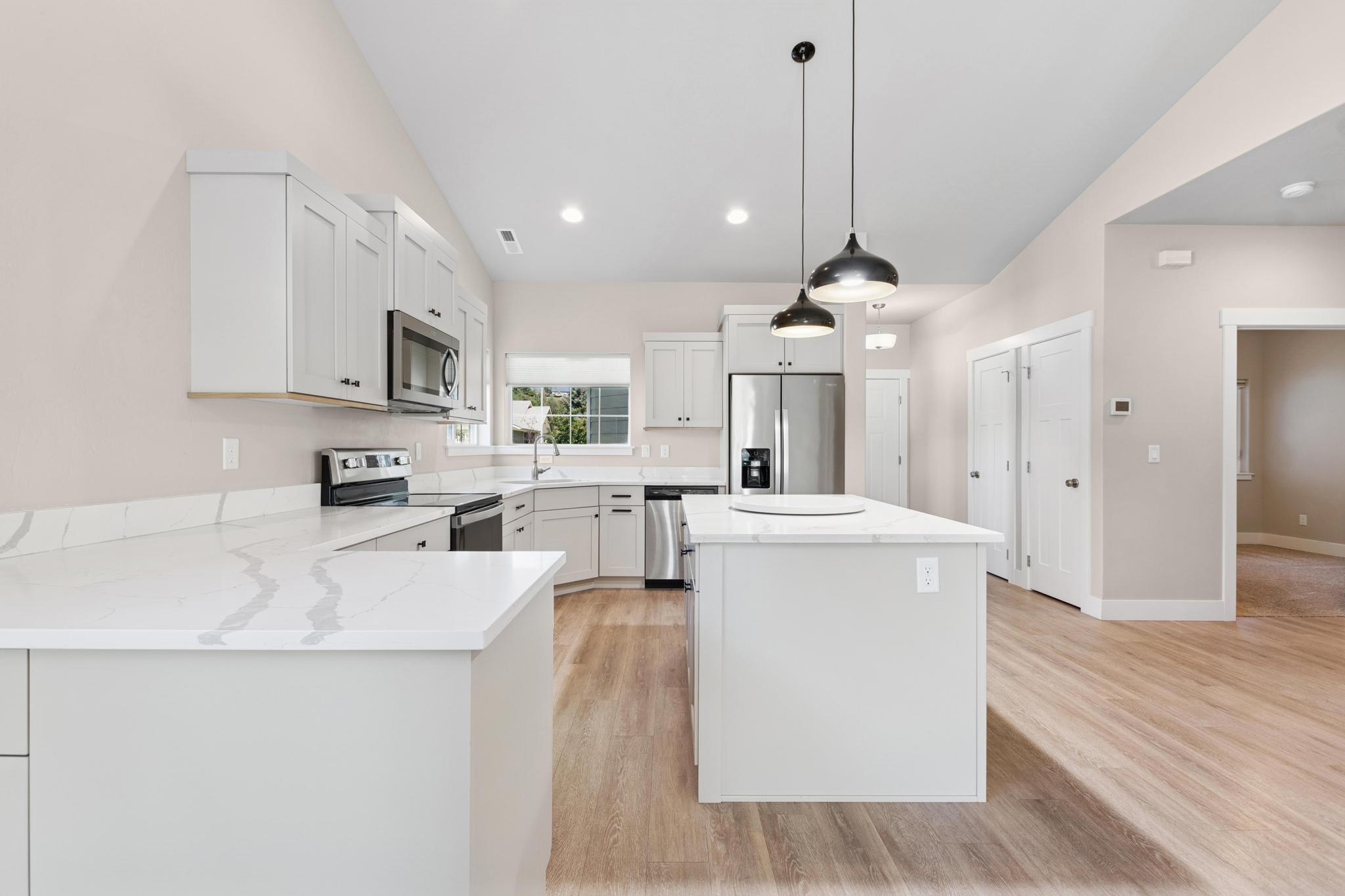 284 W Nicklaus Avenue