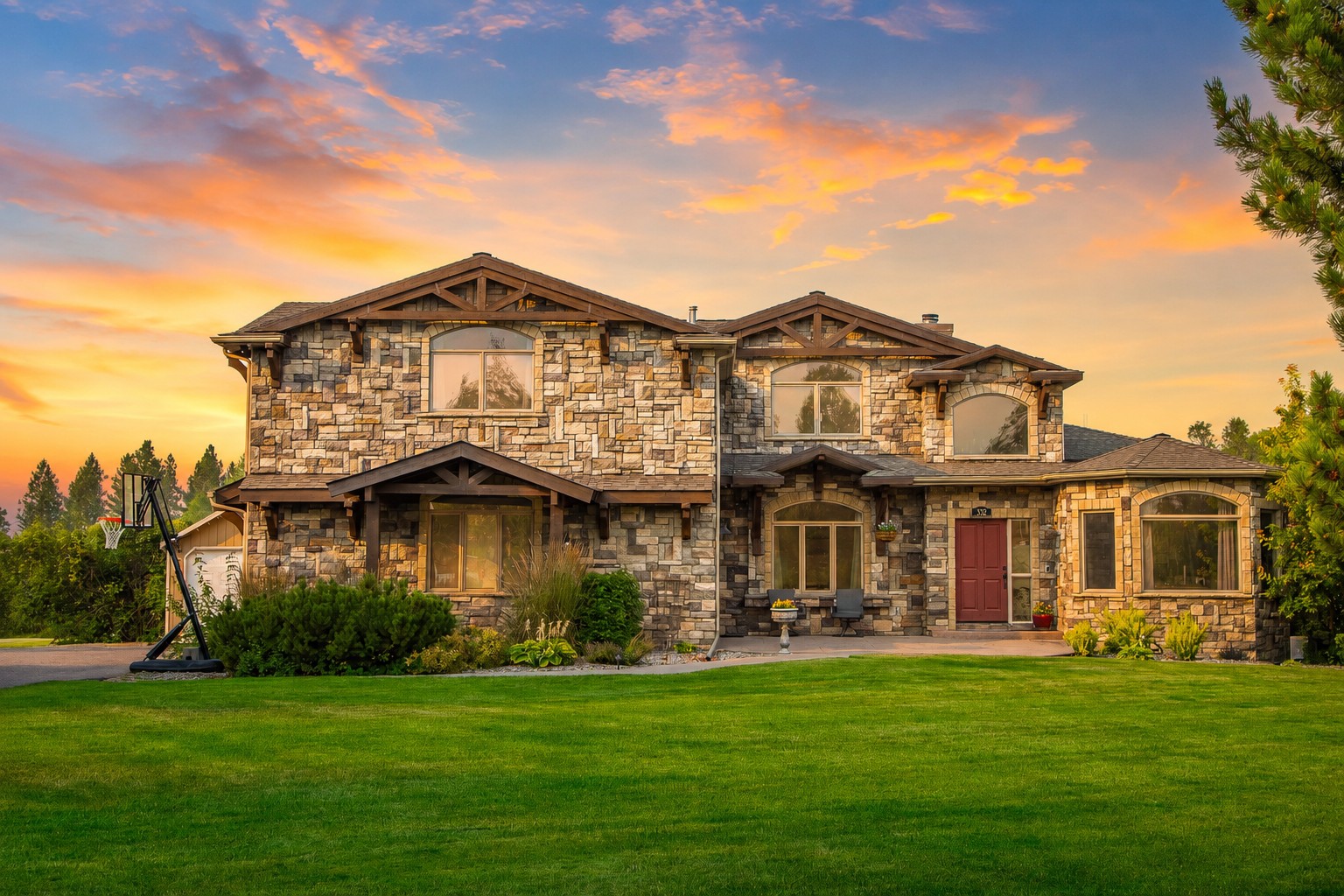 332 Stillwater Loop