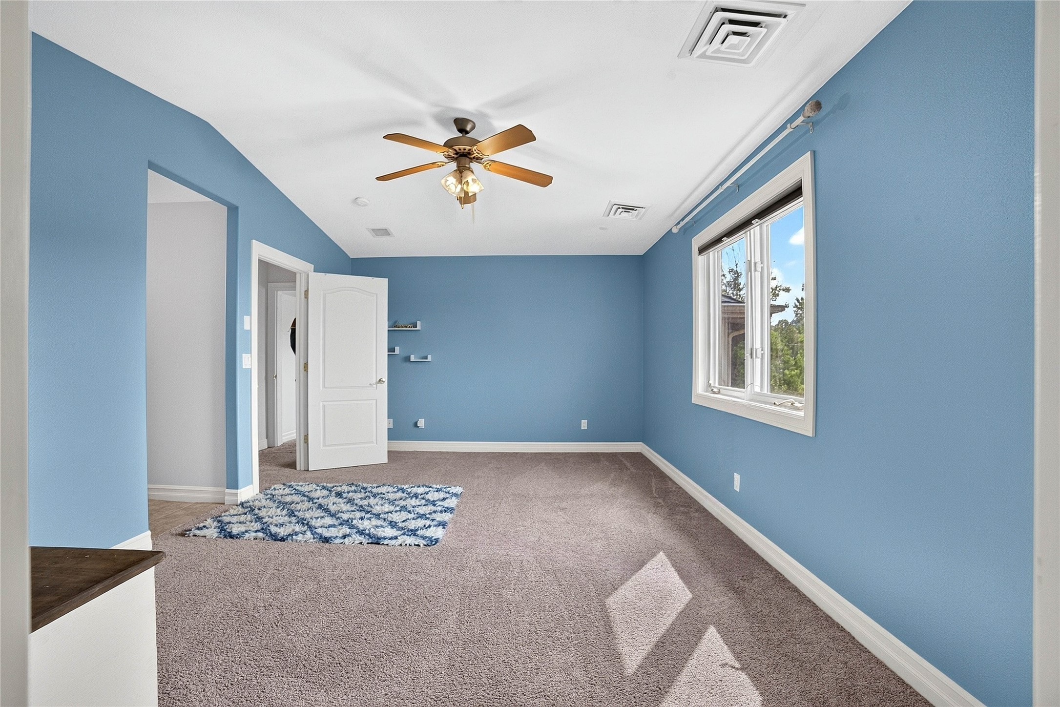 332 Stillwater Loop