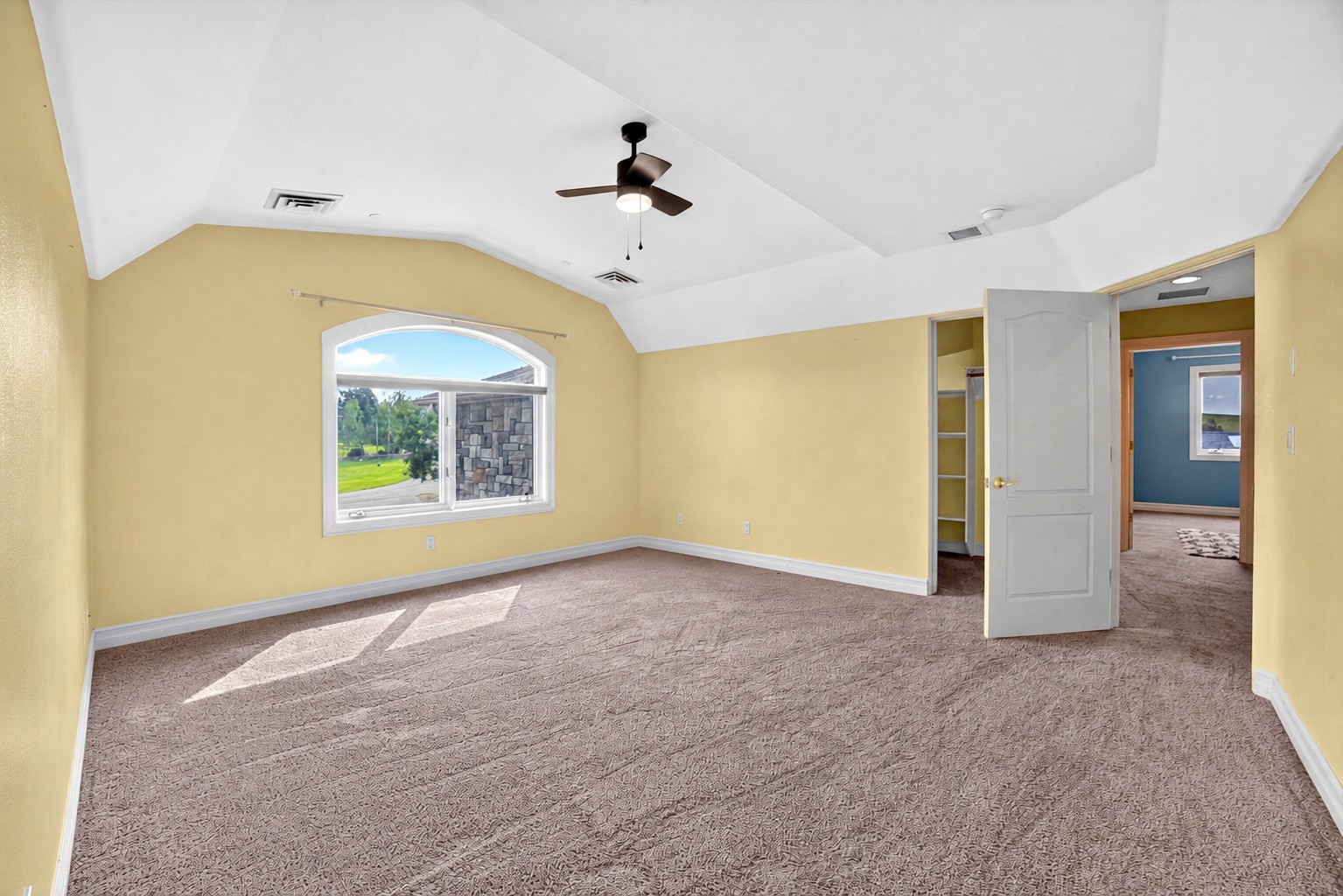 332 Stillwater Loop